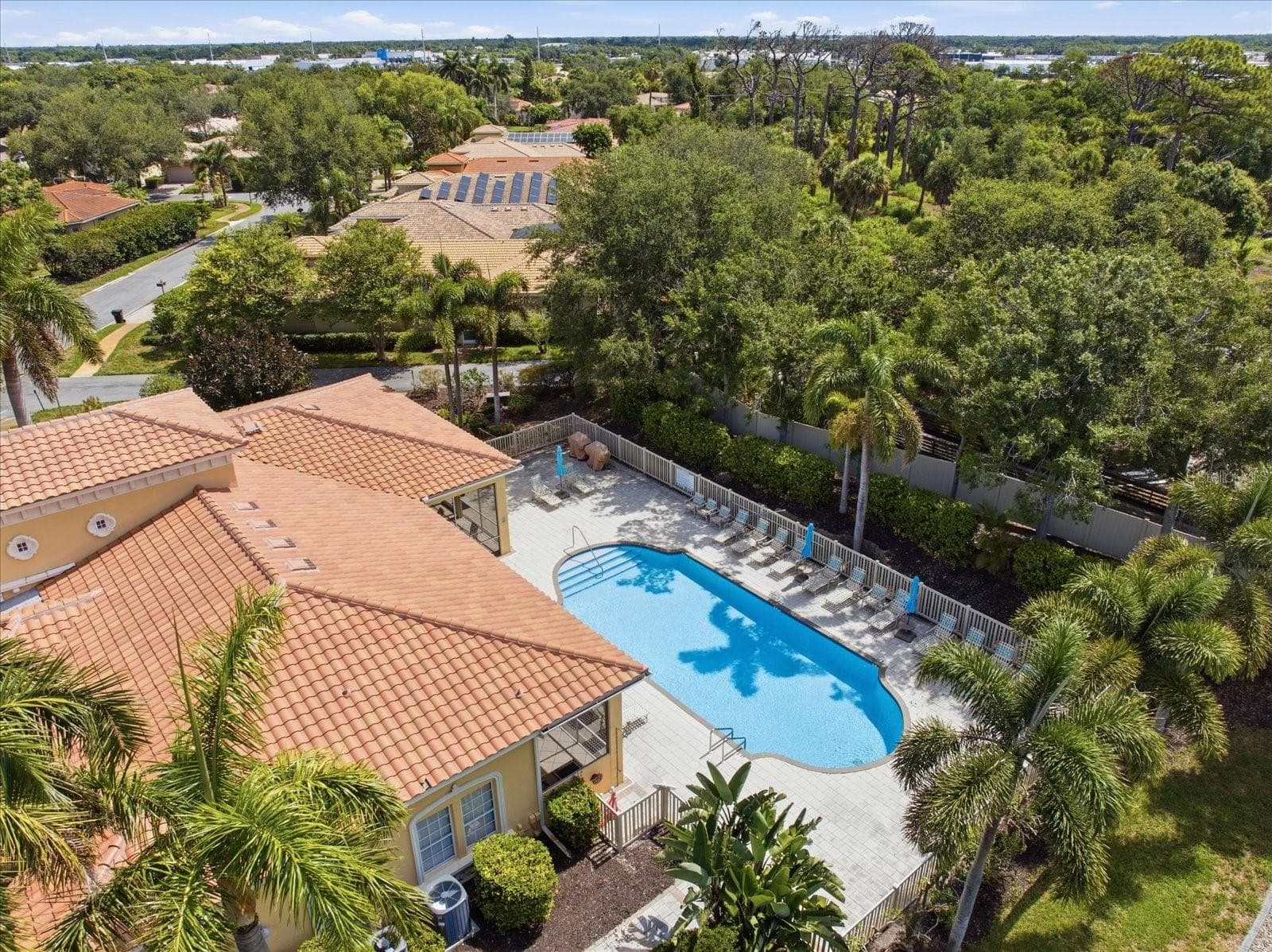 Single Family Residence at 210 RIO TERRA, VENICE, photo 26 of 78