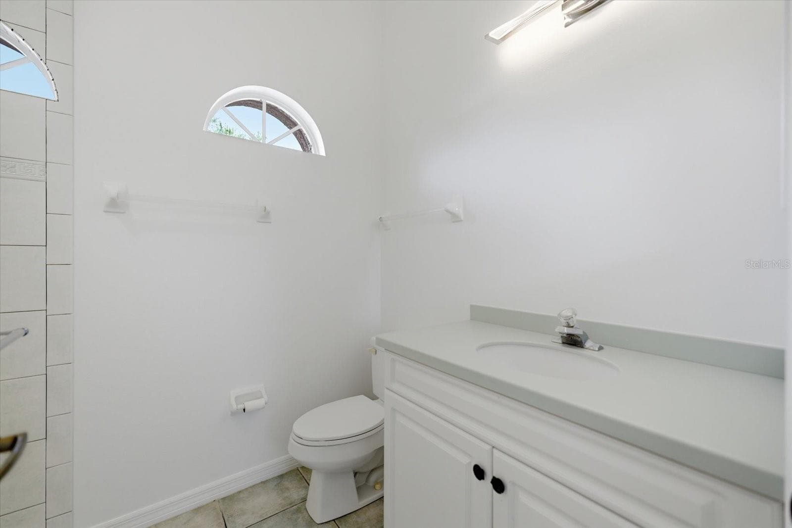 Single Family Residence at 210 RIO TERRA, VENICE, photo 49 of 78