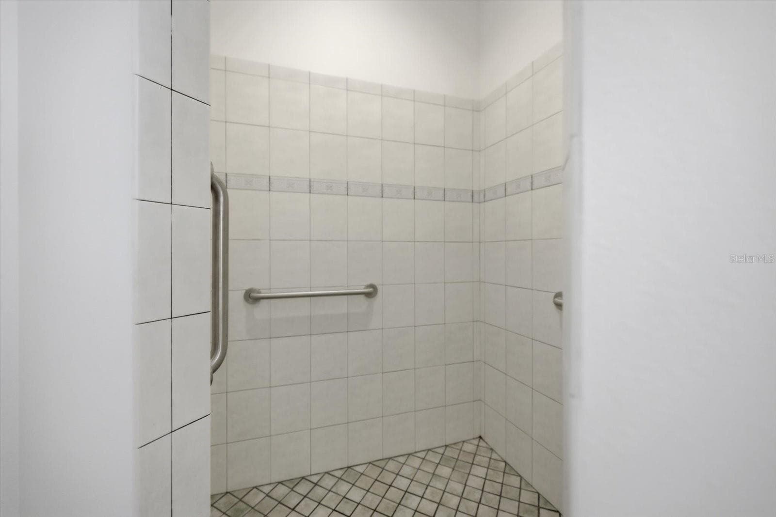 Single Family Residence at 210 RIO TERRA, VENICE, photo 57 of 78
