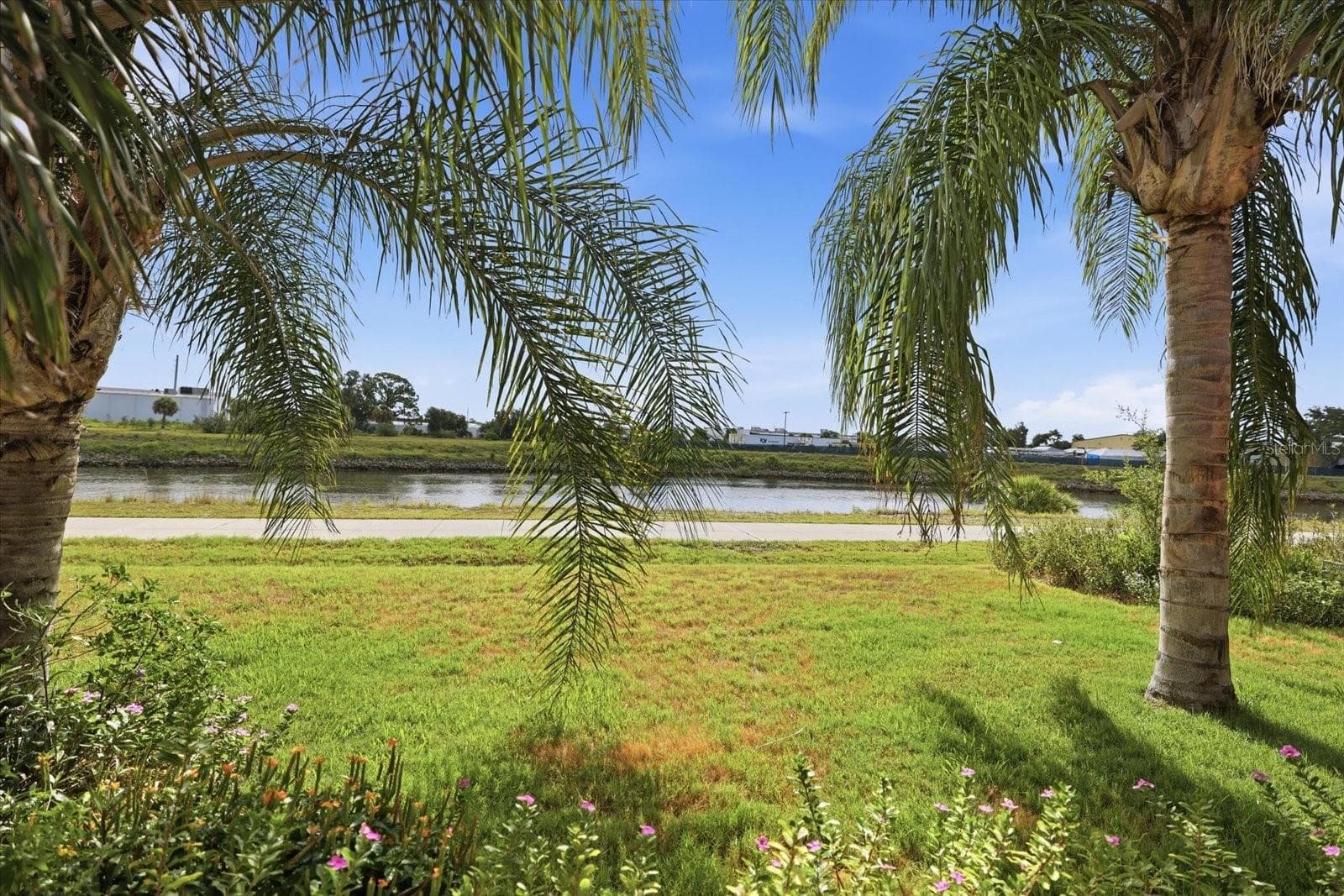 Single Family Residence at 210 RIO TERRA, VENICE, photo 64 of 78