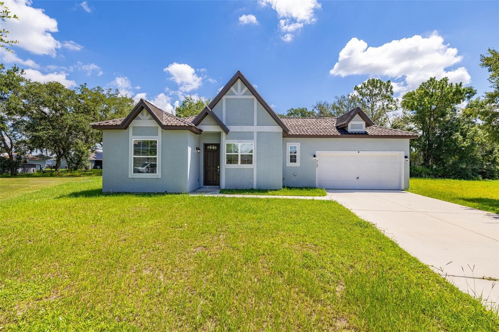 713 SWALLOW LN