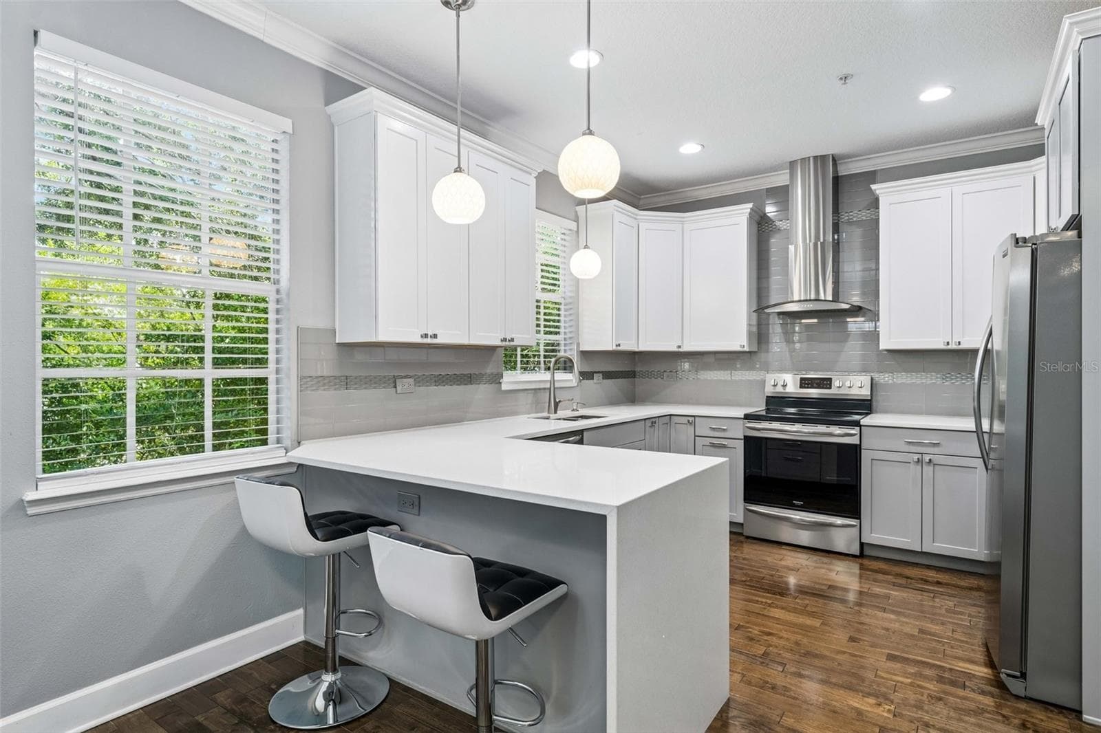 Townhouse at 2613 ESPANA CT, TAMPA, photo 2 of 37