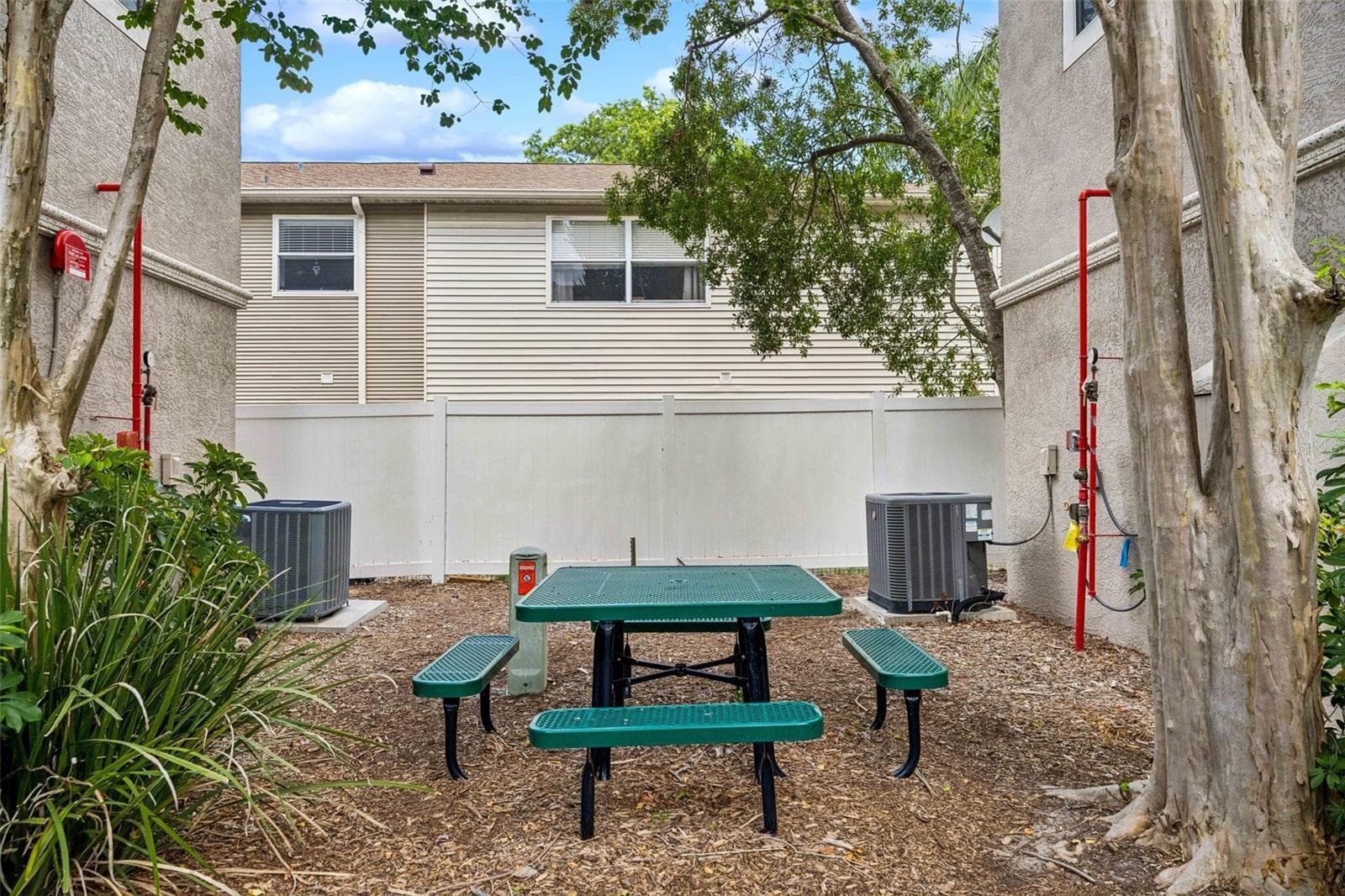 Townhouse at 2613 ESPANA CT, TAMPA, photo 35 of 37