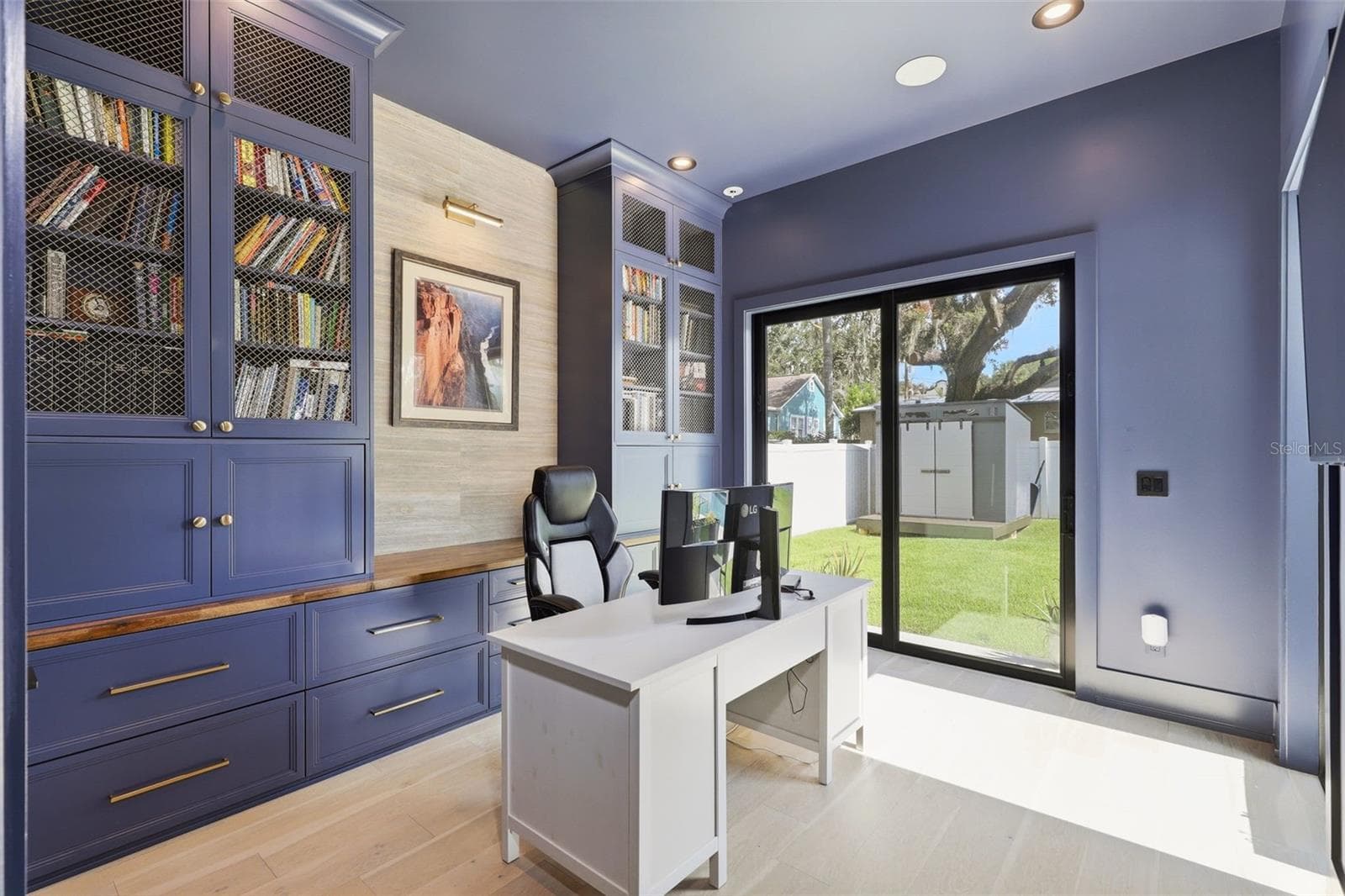 Office / 6th bedroom with custom cabinetry, and direct access outdoor areas - 809 E CHURCH ST, ORLANDO