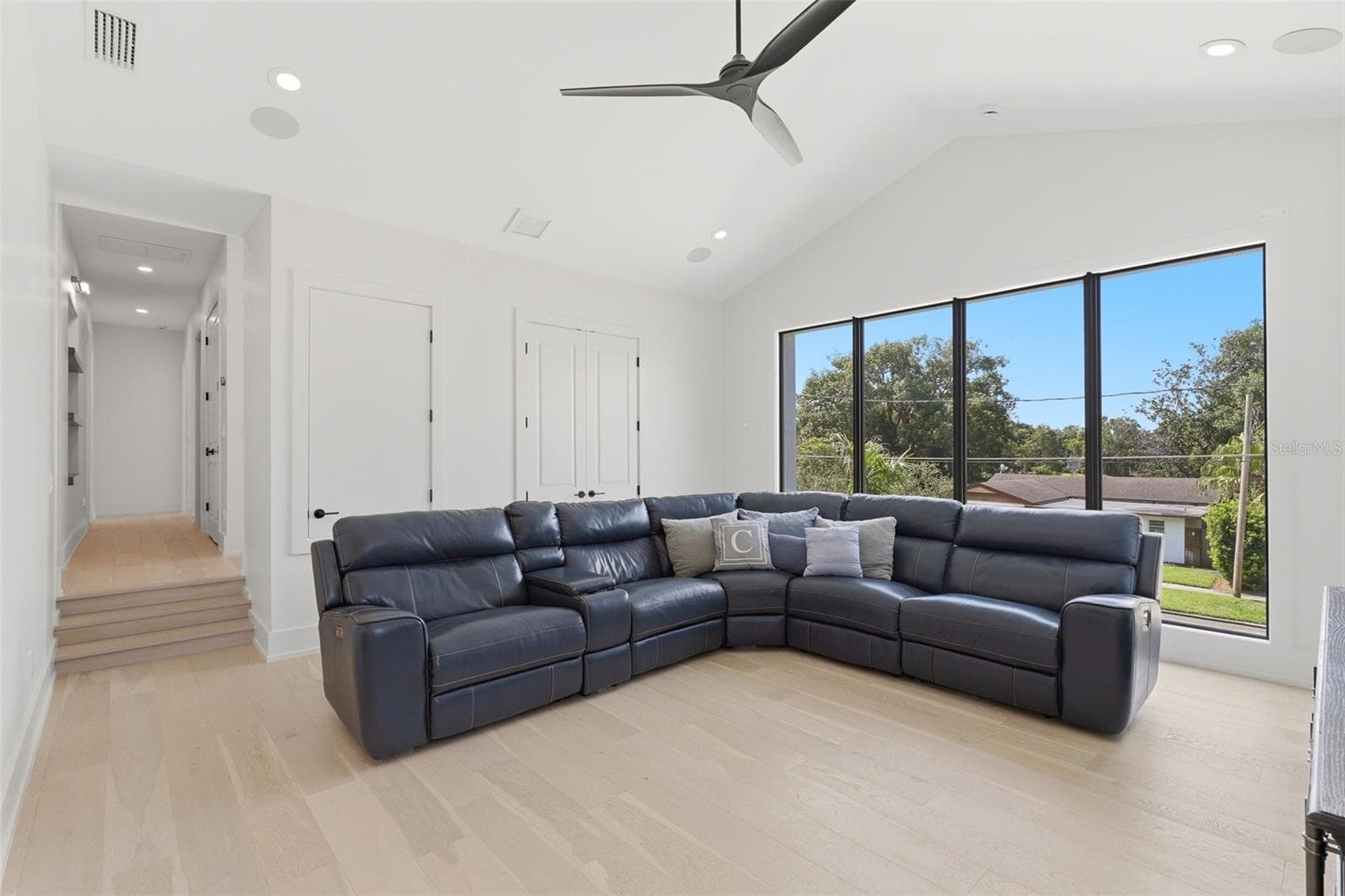 Upstairs bonus room with additional storage - 809 E CHURCH ST, ORLANDO