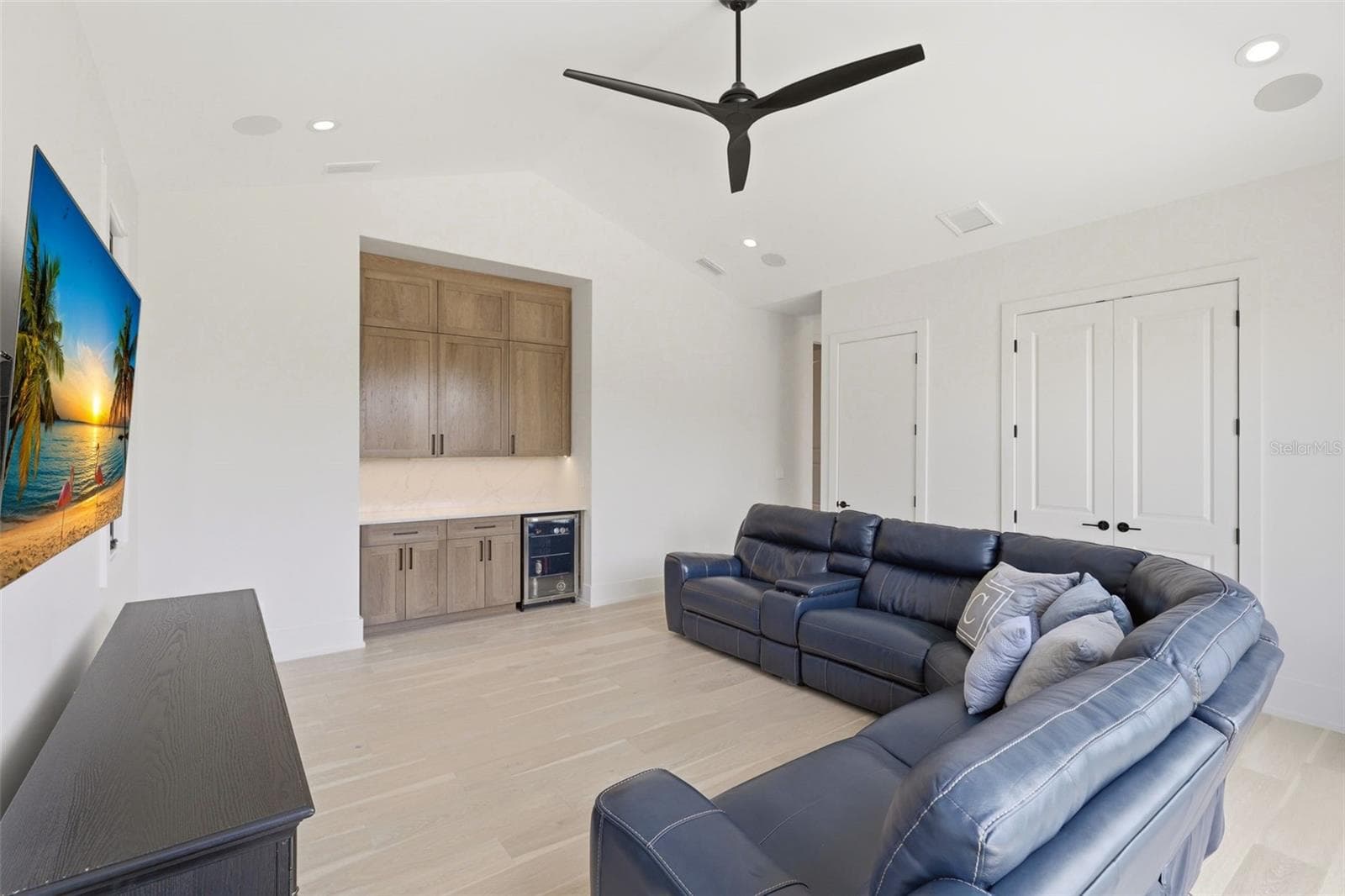 Bonus room with beverage refrigerator - 809 E CHURCH ST, ORLANDO