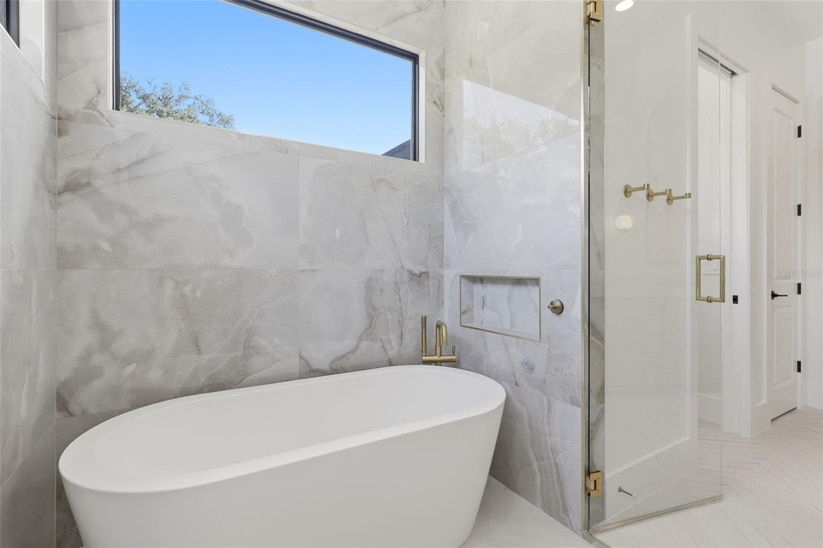 Primary bathroom with dedicated wet area - 809 E CHURCH ST, ORLANDO