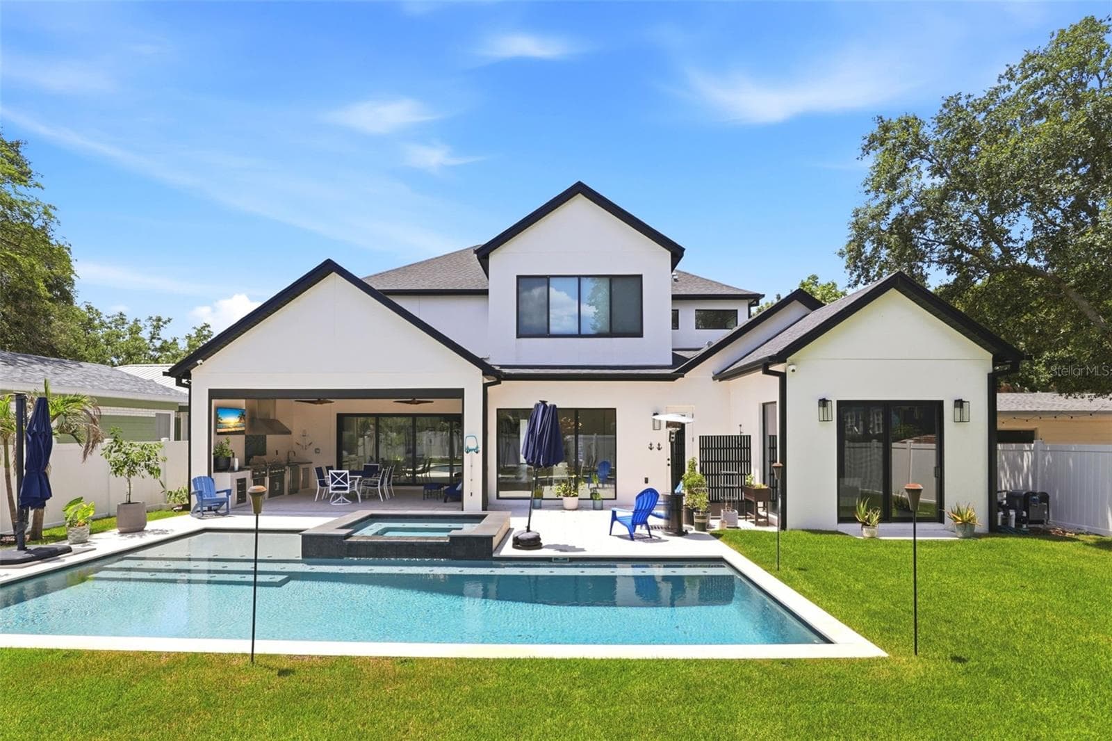 19'x32' heated salt water pool & spa - 809 E CHURCH ST, ORLANDO