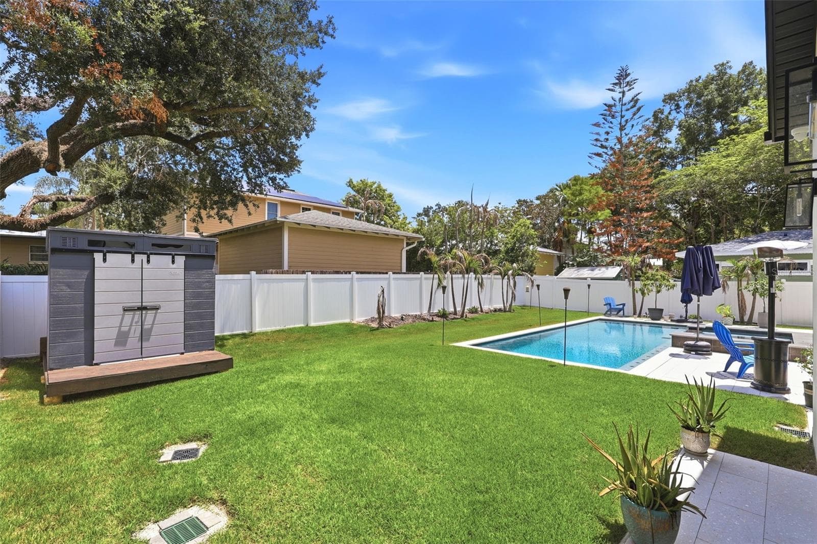 Oversized back yard with shed - 809 E CHURCH ST, ORLANDO