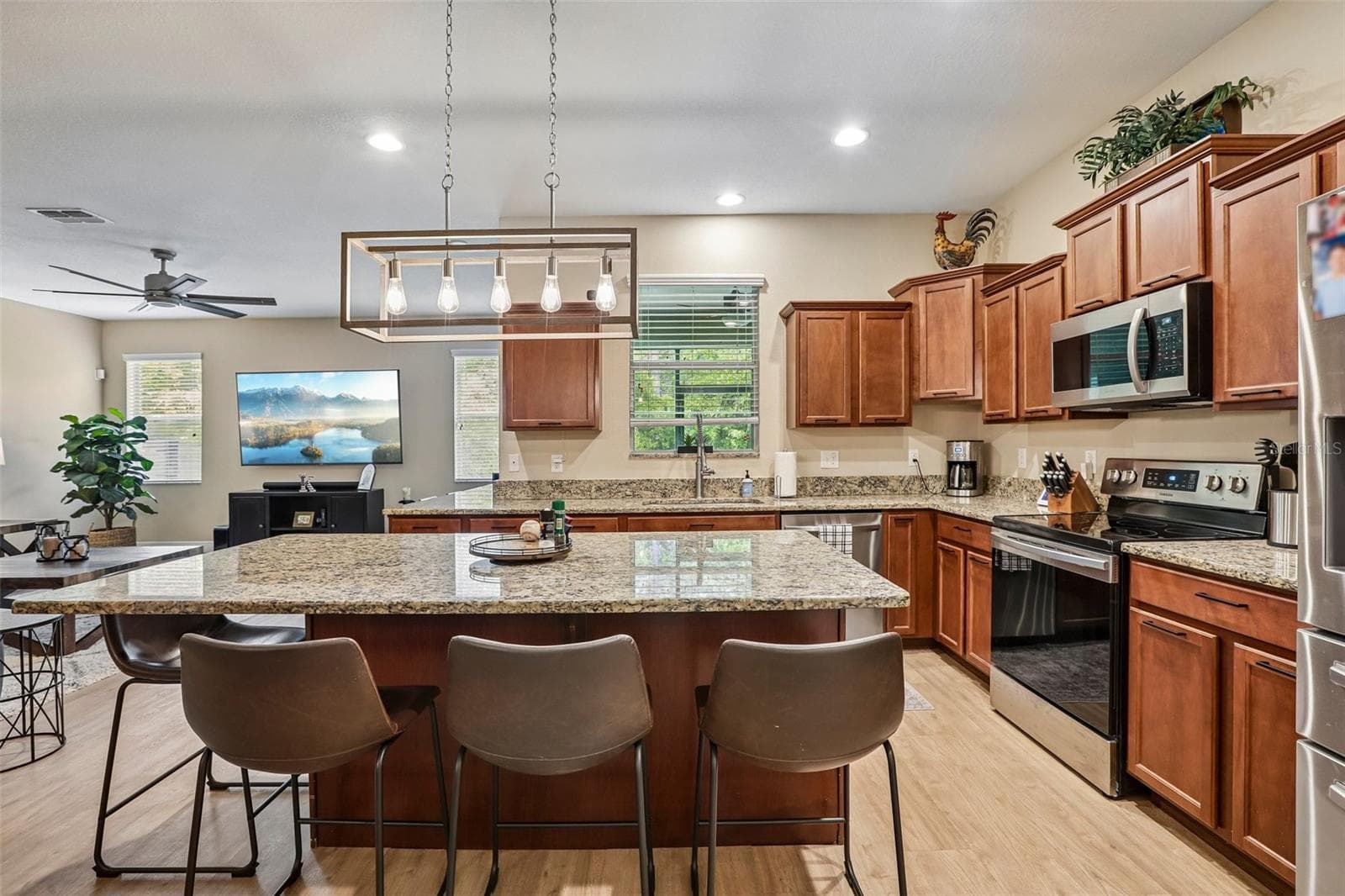 Townhouse at 20306 STARFINDER WAY, TAMPA, photo 12 of 28
