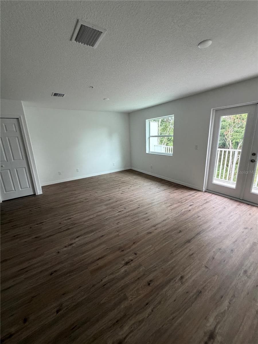 Townhouse at 2577 6TH AVENUE DR E, BRADENTON, photo 5 of 13