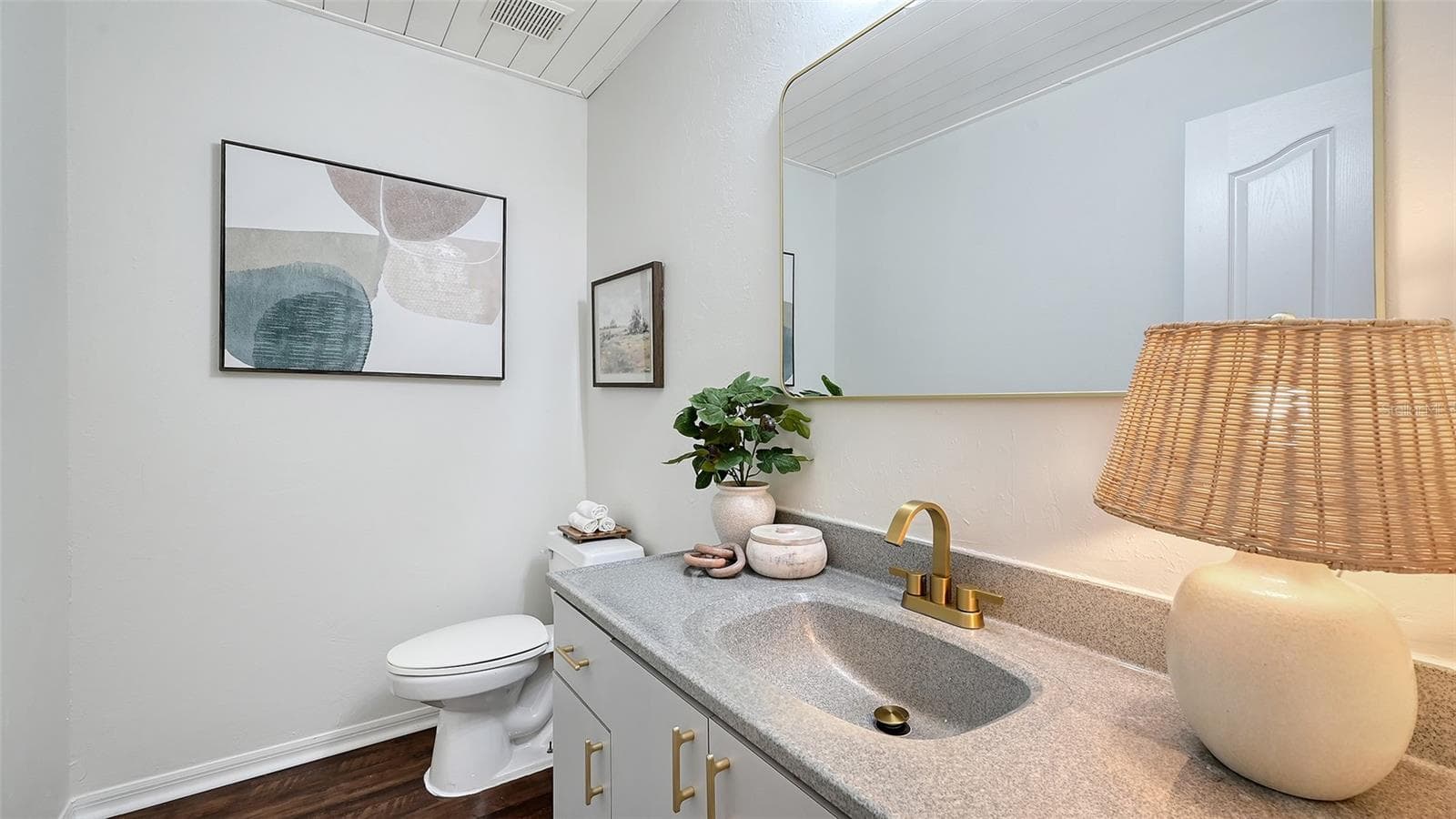 Guest Bathroom on First Floor - 28401 104TH DR E, MYAKKA CITY