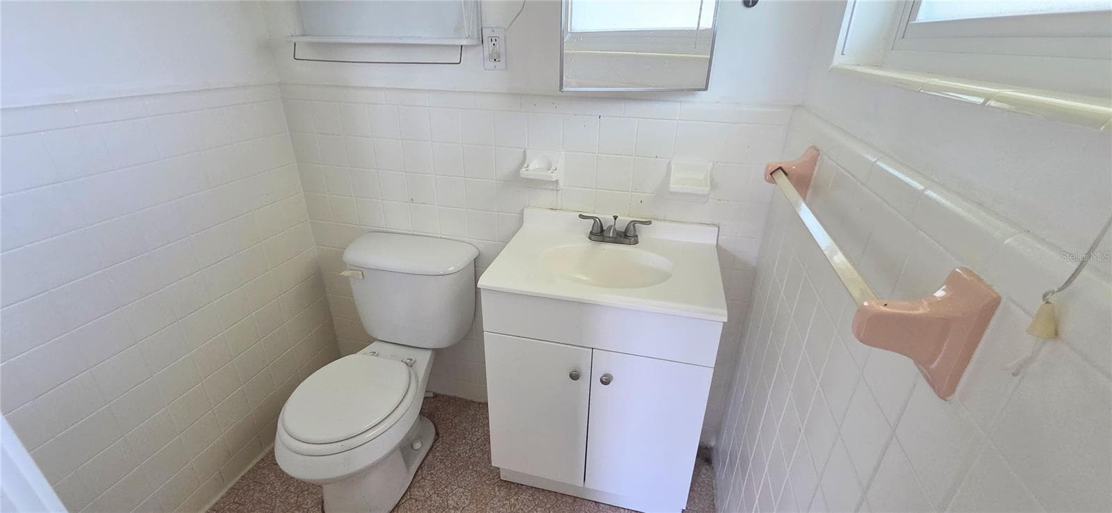 Primary Bathroom - 204 BOBBIE CIR, LAKELAND