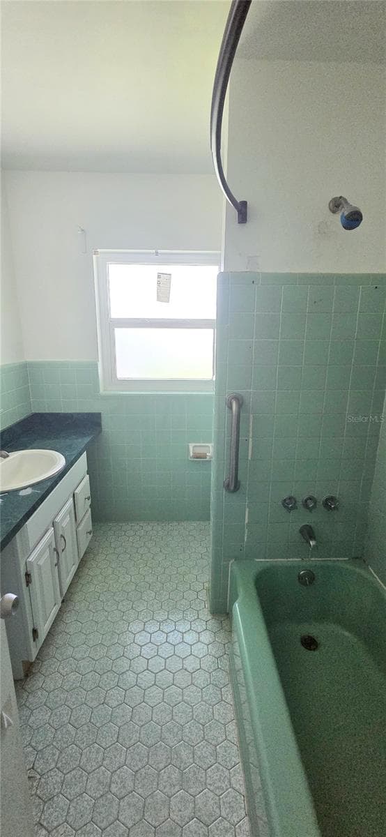 Bathroom 2 - 204 BOBBIE CIR, LAKELAND
