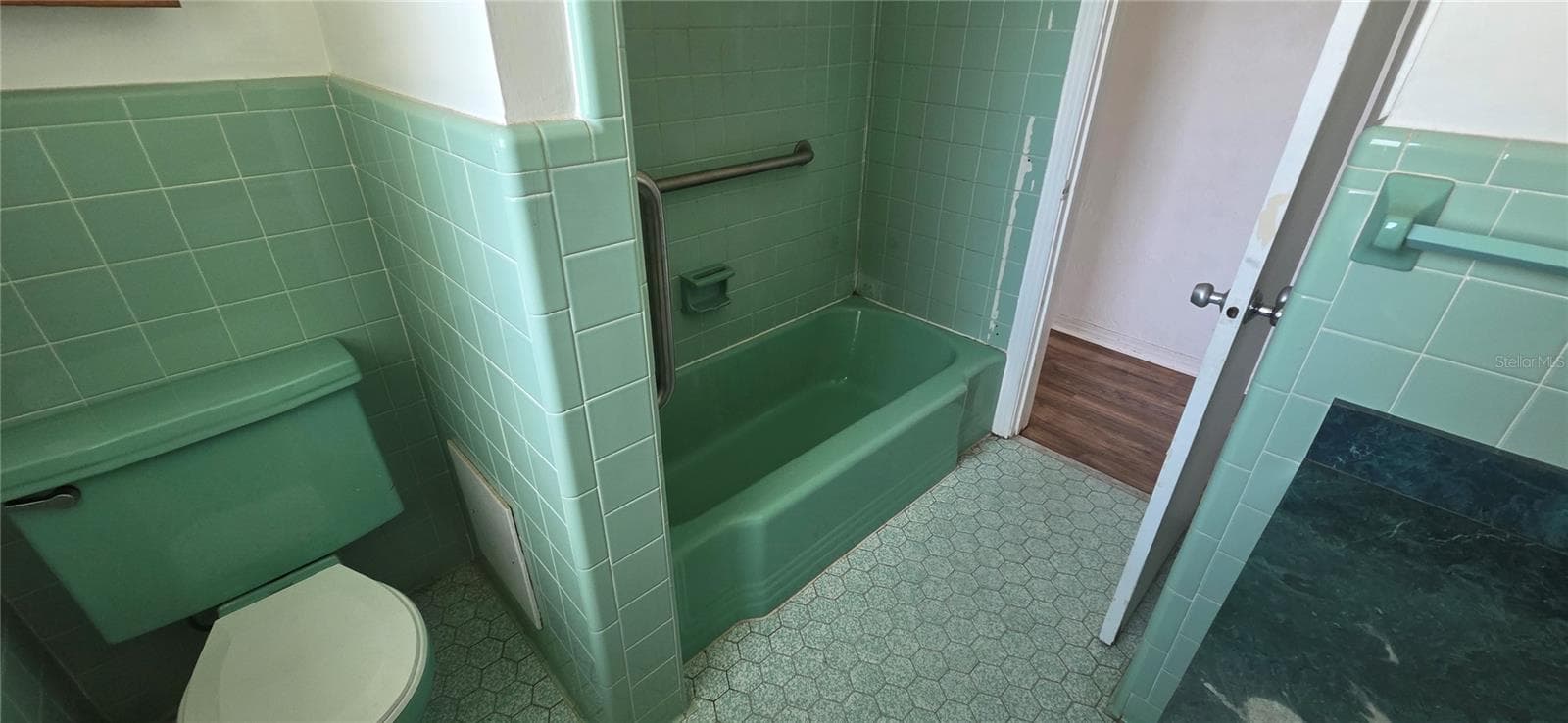 Bathroom 2 - 204 BOBBIE CIR, LAKELAND
