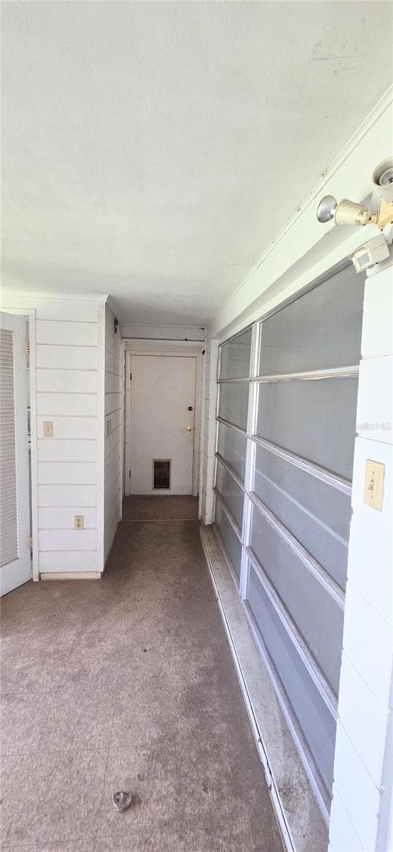 Hallway to Bonus Room - 204 BOBBIE CIR, LAKELAND