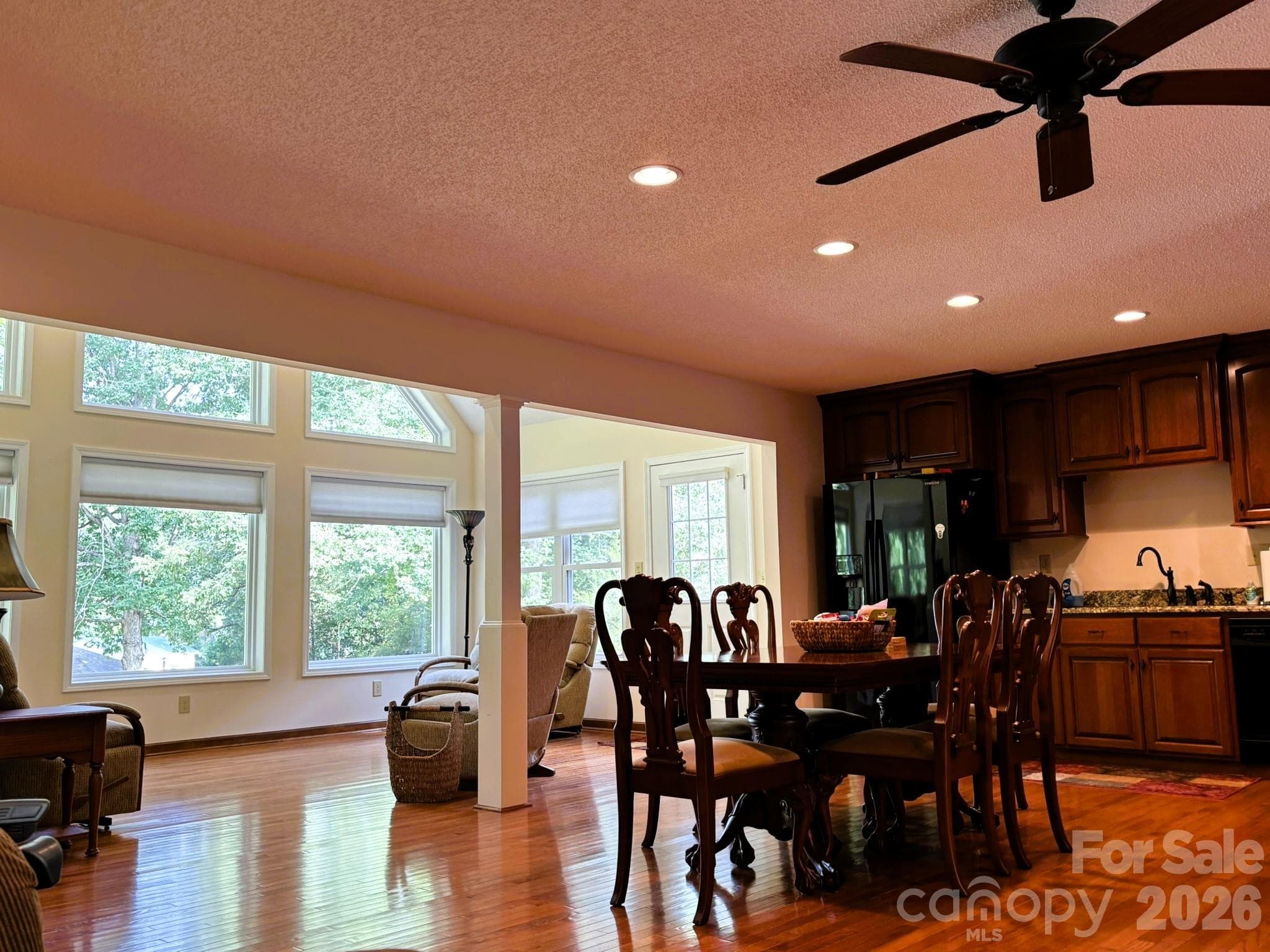 Kitchen Open Concept - 130 Canoe Court, Mount Gilead