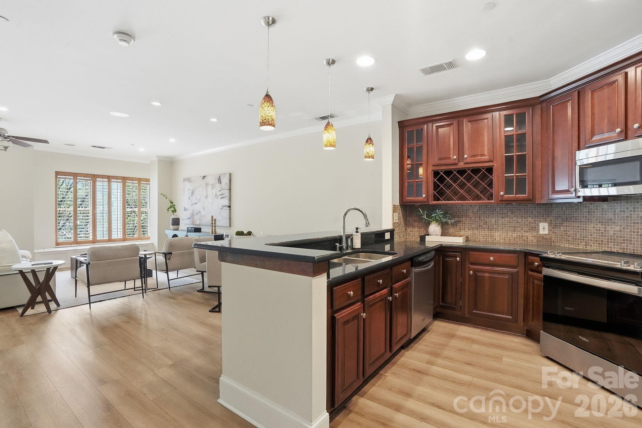 Condominium at 400 N Church Street, Charlotte, photo 9 of 40