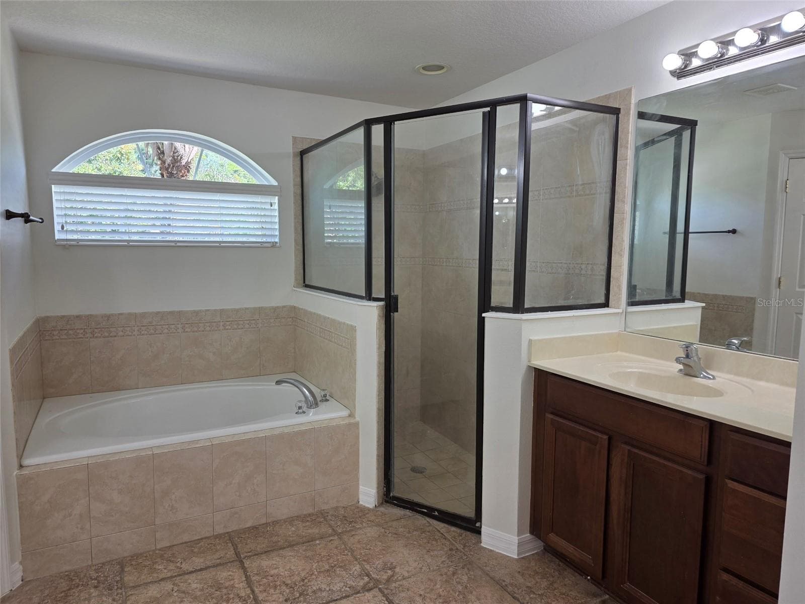Single Family Residence at 881 SENECA TRL, ST CLOUD, photo 12 of 18