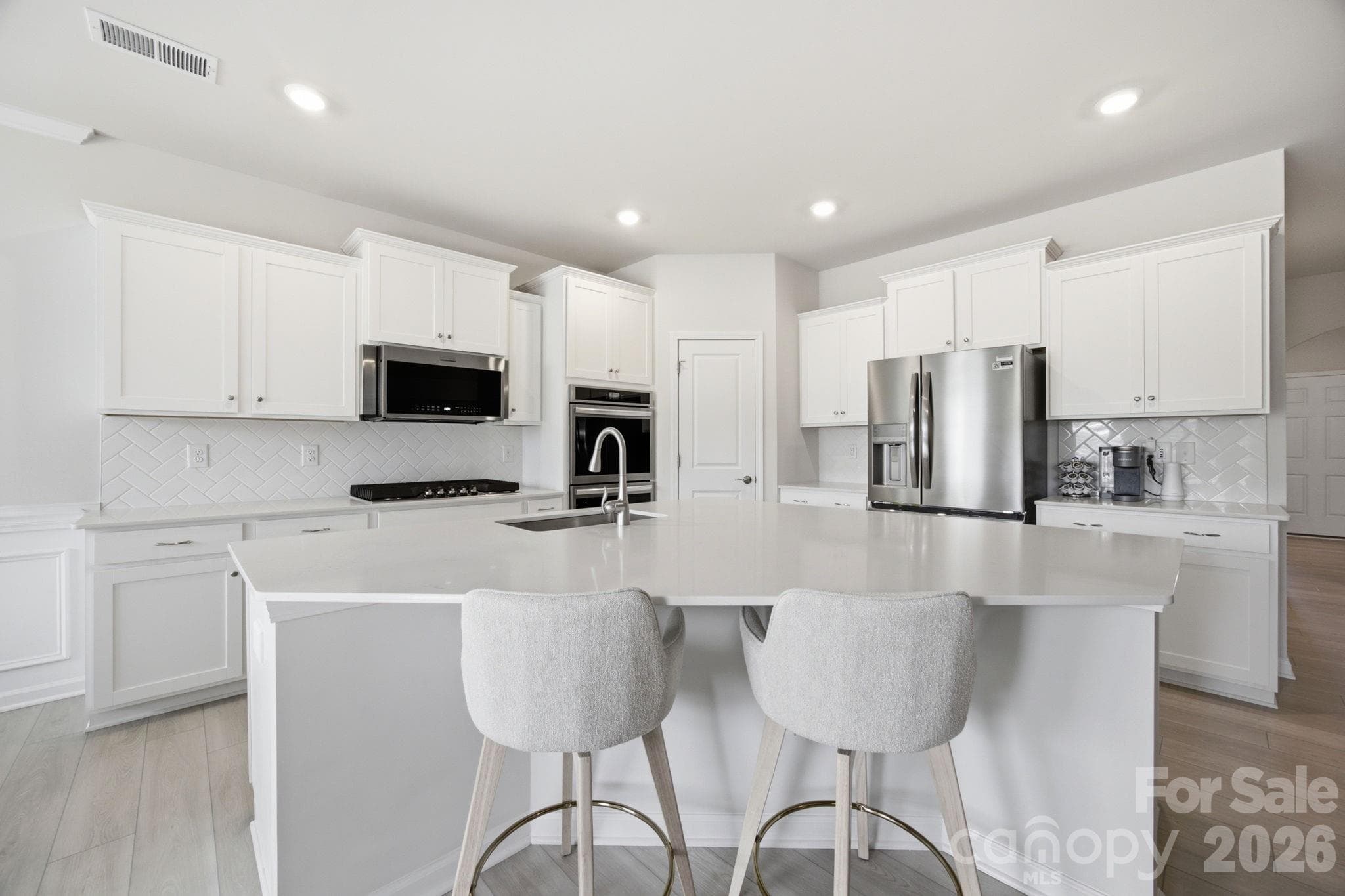 Single Family Residence at 1125 Lookout Shoals Drive, Fort Mill, photo 5 of 33