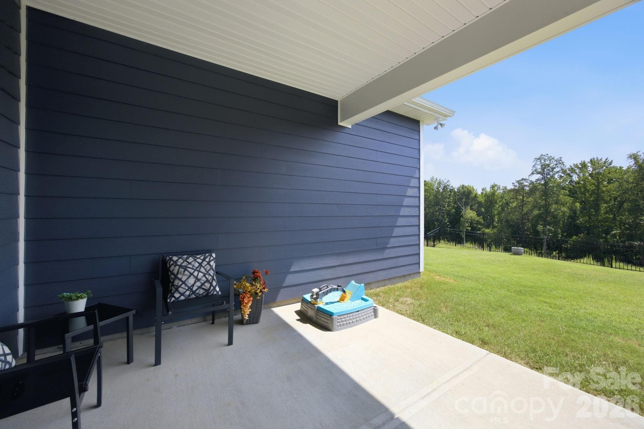 Single Family Residence at 1125 Lookout Shoals Drive, Fort Mill, photo 27 of 33