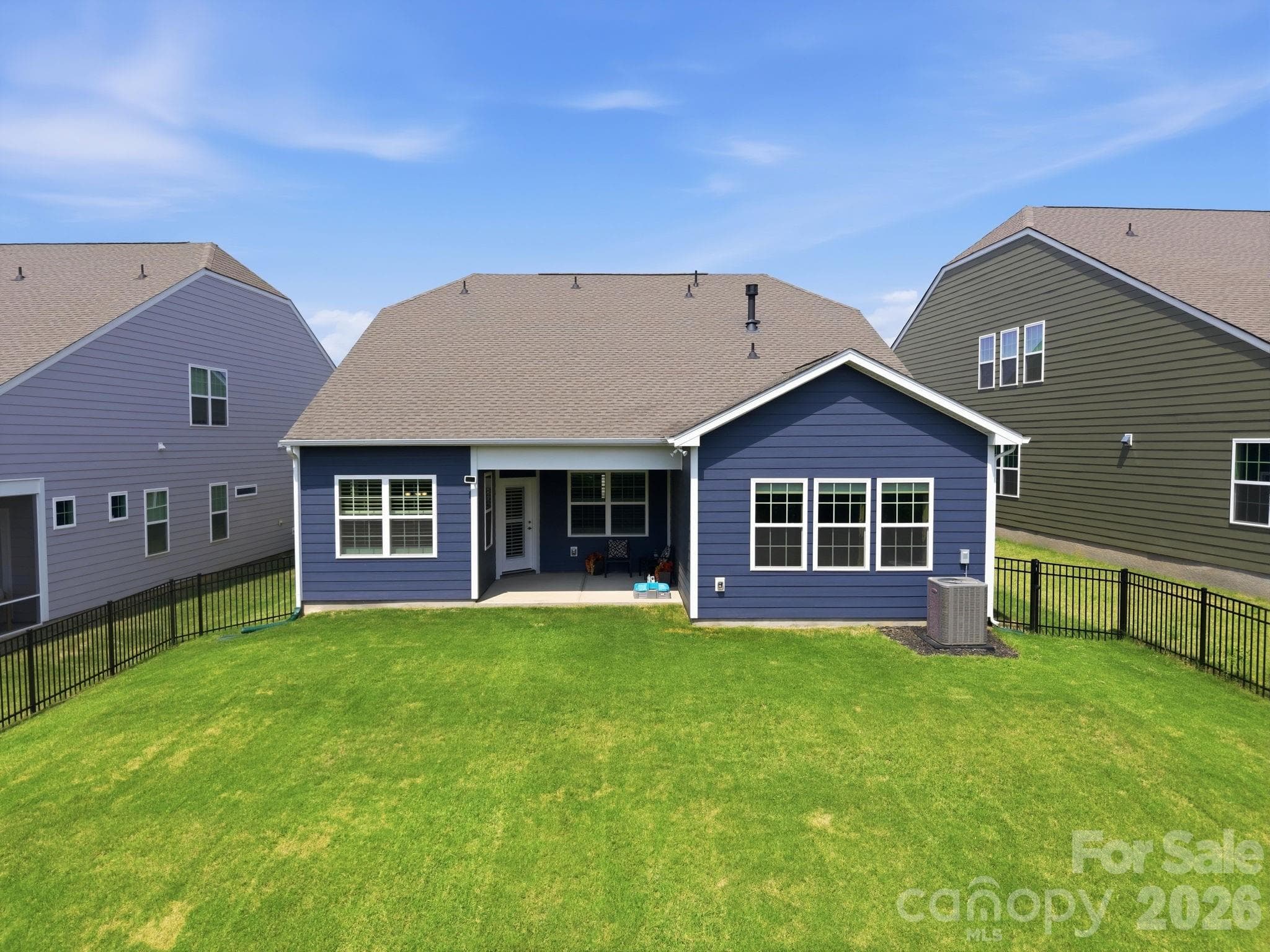Single Family Residence at 1125 Lookout Shoals Drive, Fort Mill, photo 28 of 33
