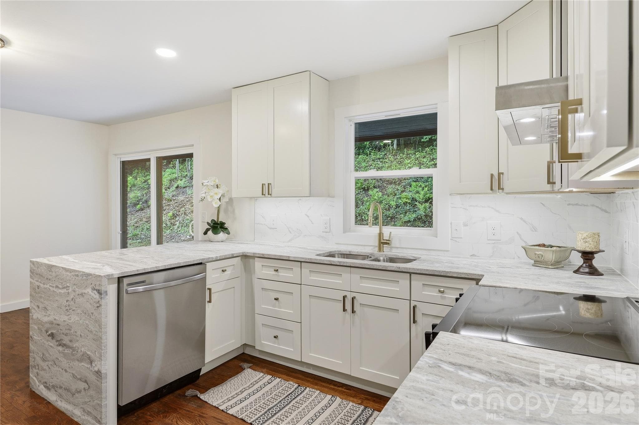 Ergonomic Chef's Kitchen - Hendersonville