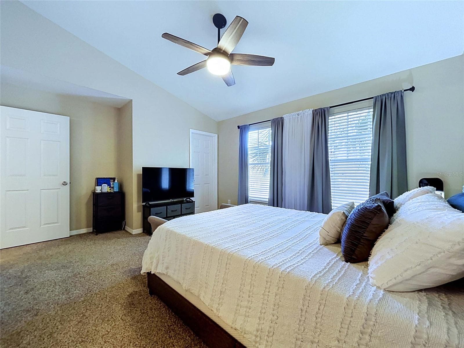 Townhouse at 12207 COUNTRY WHITE CIR, TAMPA, photo 16 of 37