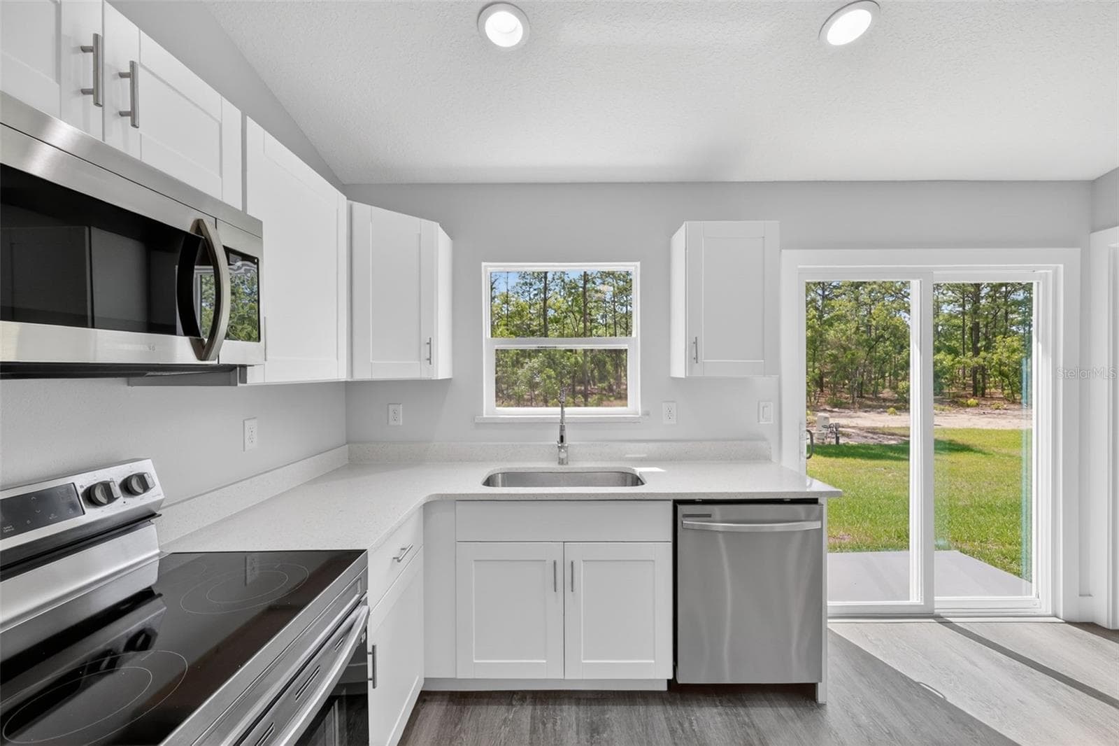 Single Family Residence at 24277 NW GERANIUM AVE, DUNNELLON, photo 15 of 34