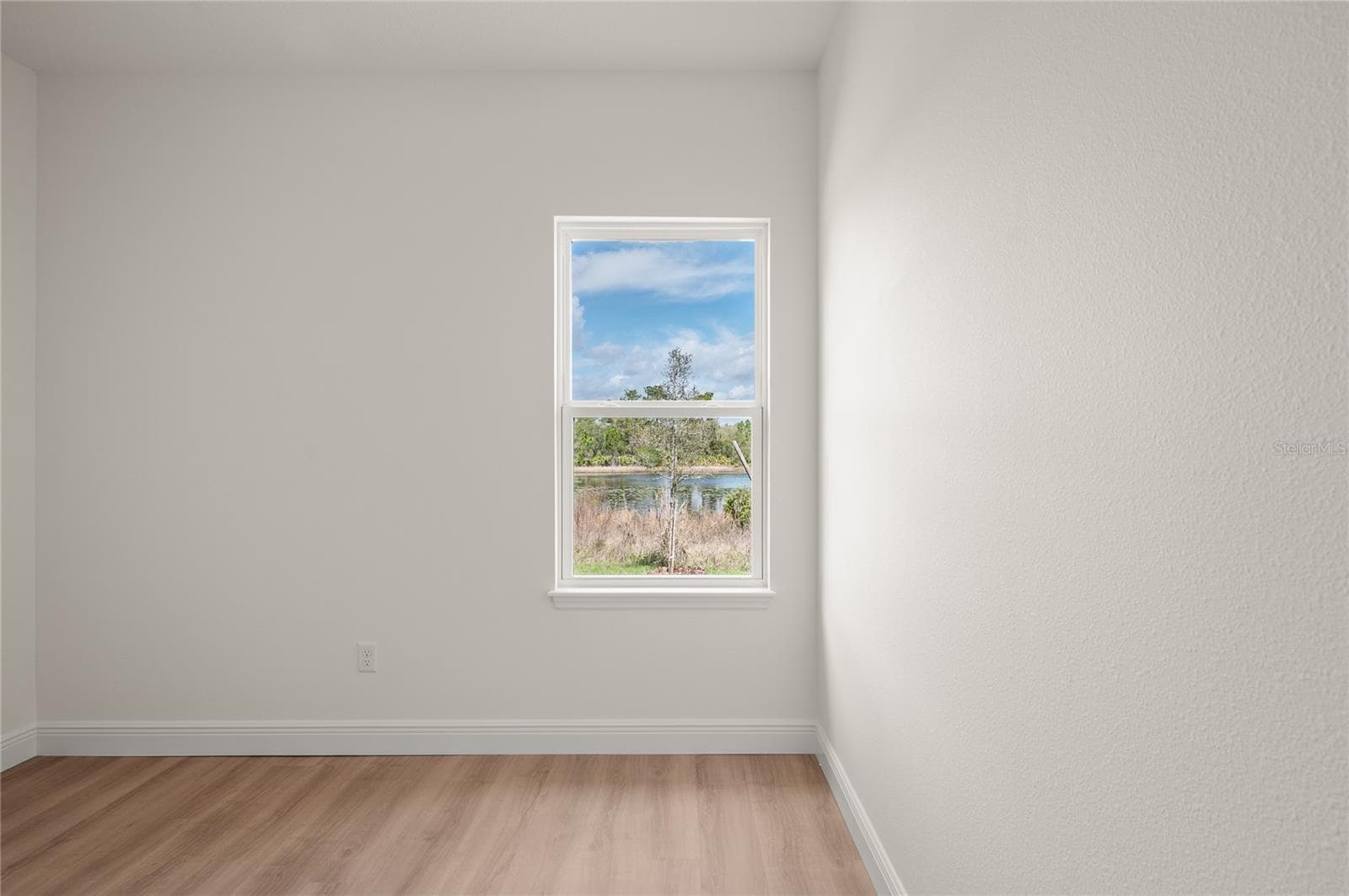 Single Family Residence at 132 11TH AVE, OSTEEN, photo 26 of 39