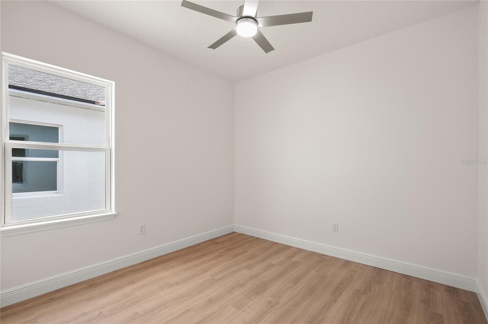 Single Family Residence at 132 11TH AVE, OSTEEN, photo 29 of 39
