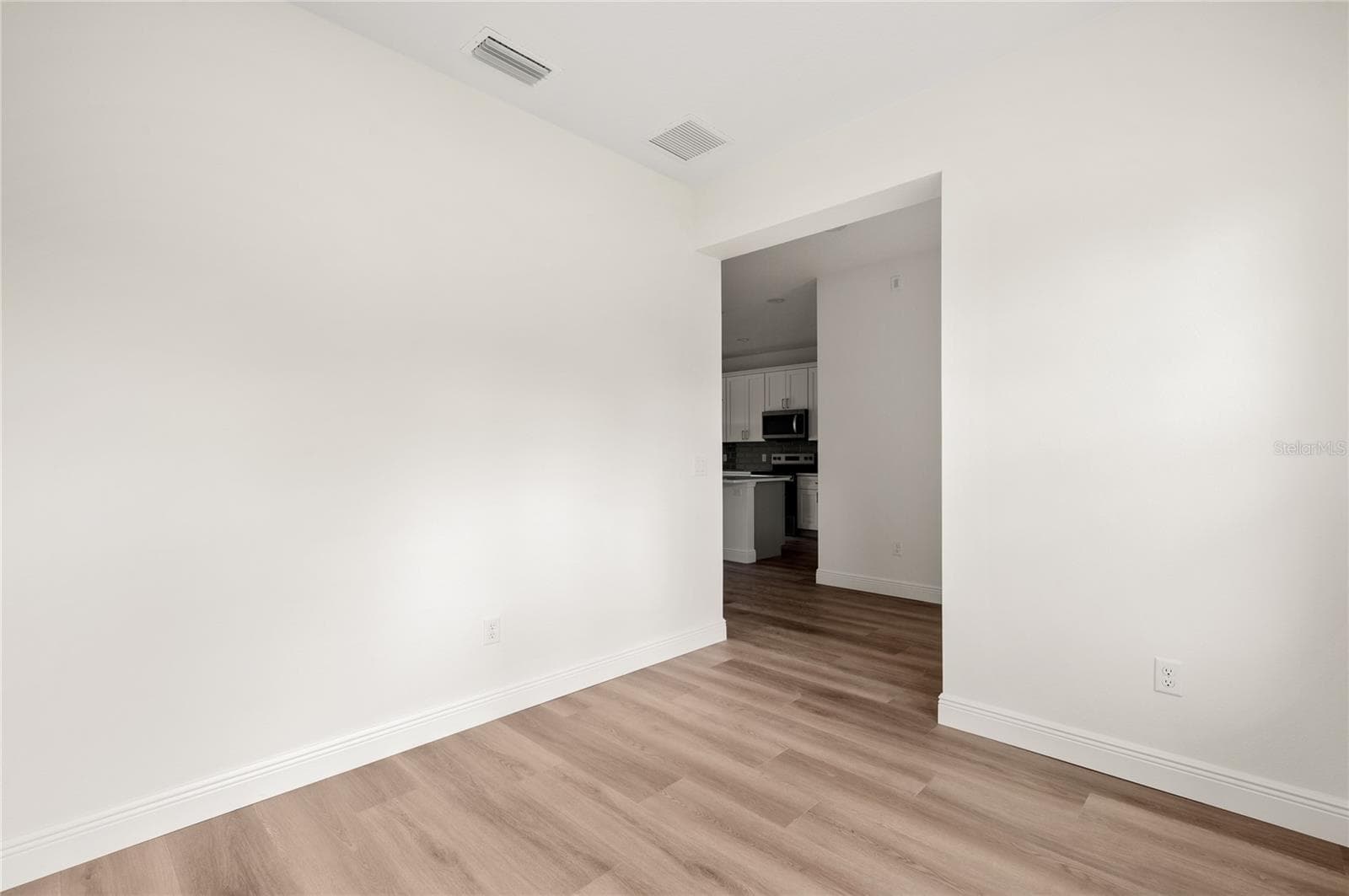 Single Family Residence at 136 11TH AVE, OSTEEN, photo 8 of 37