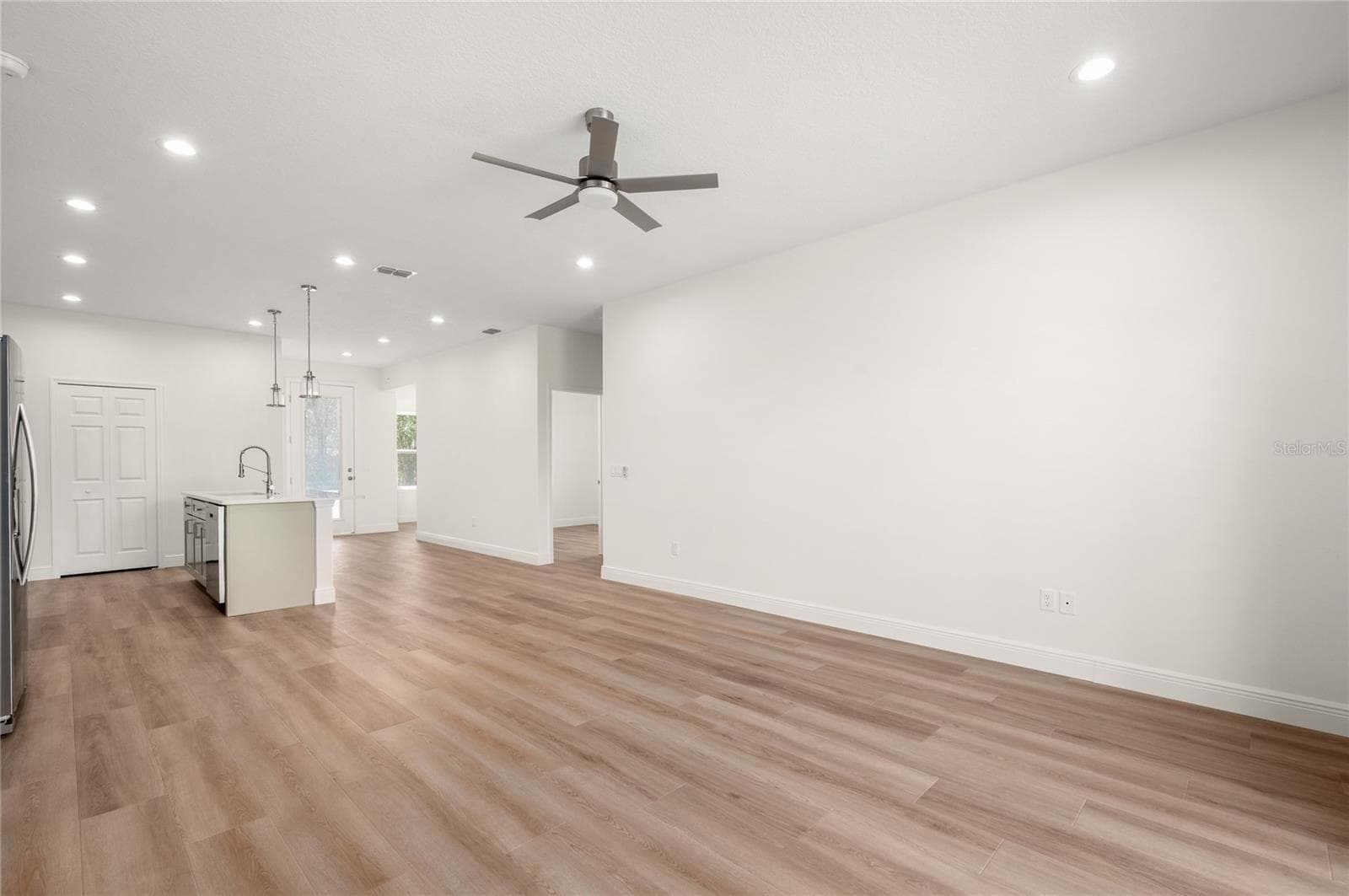 Single Family Residence at 136 11TH AVE, OSTEEN, photo 14 of 37