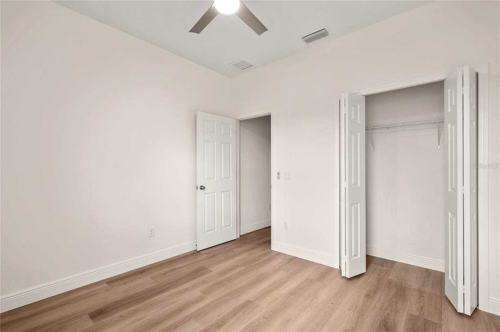 Single Family Residence at 136 11TH AVE, OSTEEN, photo 25 of 37