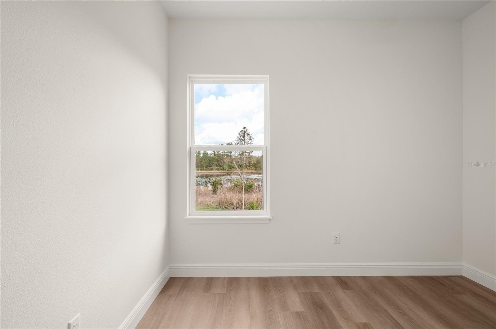 Single Family Residence at 136 11TH AVE, OSTEEN, photo 26 of 37
