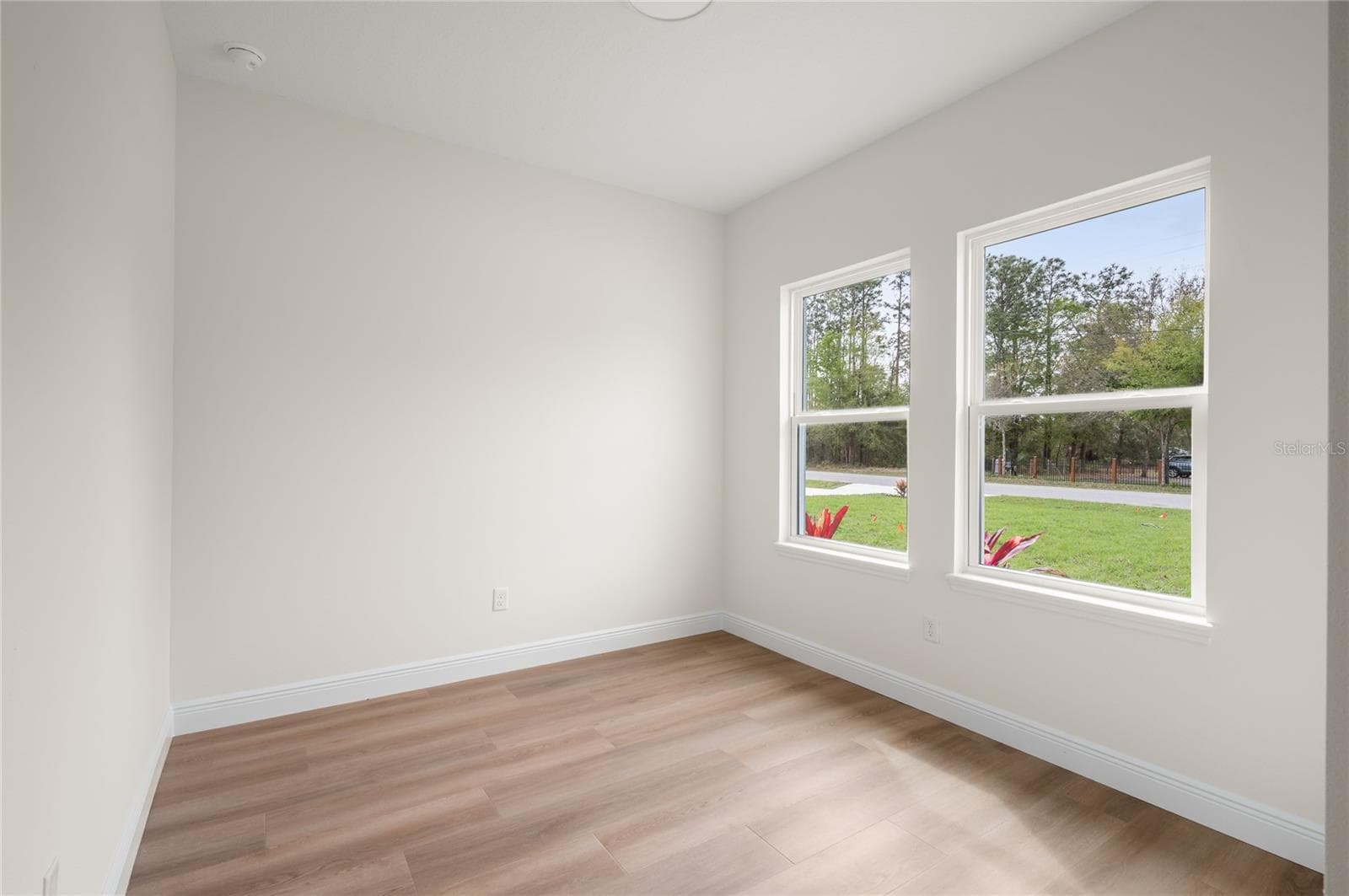 Single Family Residence at 140 11TH AVE, OSTEEN, photo 6 of 34