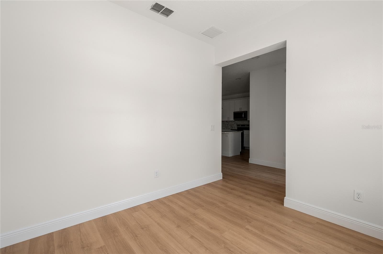 Single Family Residence at 144 11TH AVE, OSTEEN, photo 9 of 46