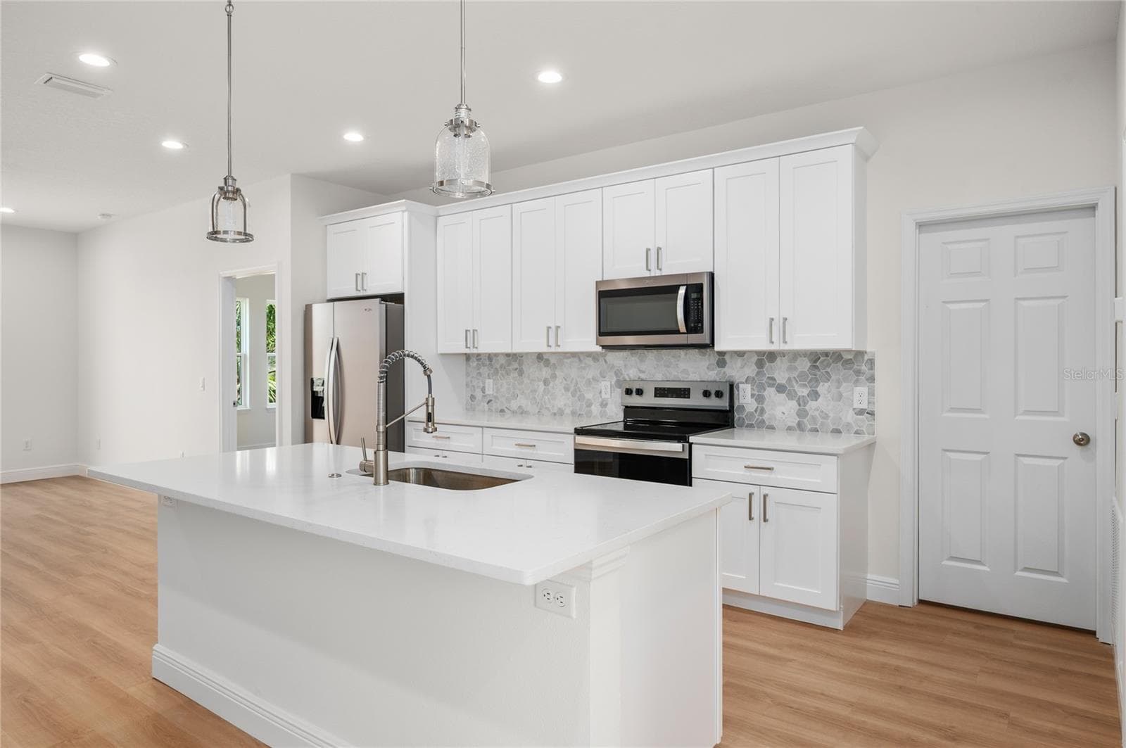 Single Family Residence at 144 11TH AVE, OSTEEN, photo 13 of 46