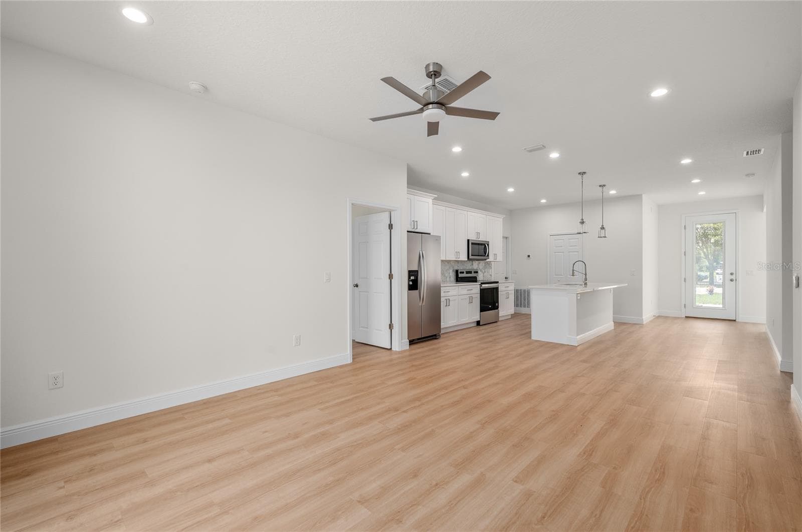 Single Family Residence at 144 11TH AVE, OSTEEN, photo 20 of 46
