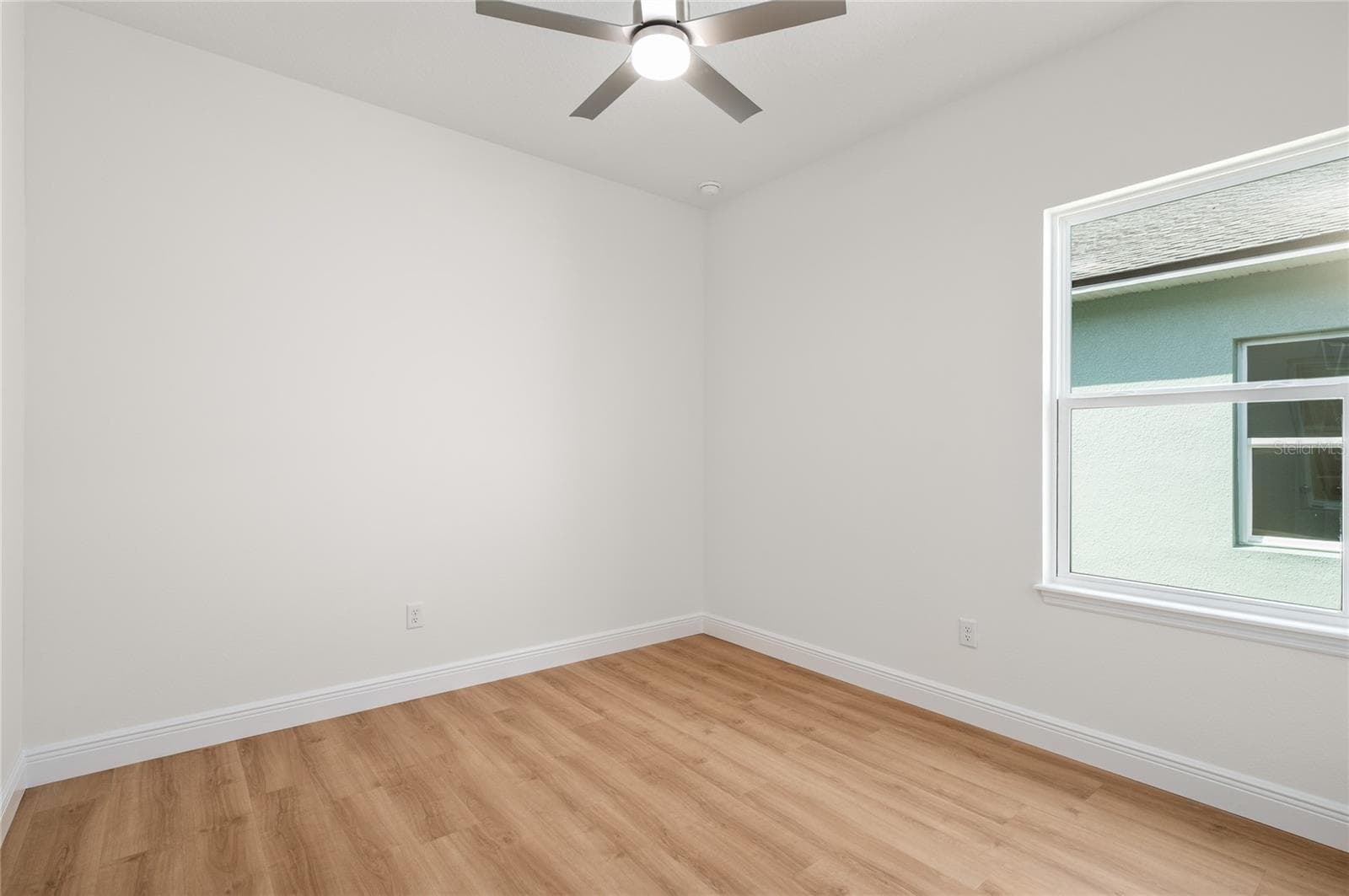 Single Family Residence at 144 11TH AVE, OSTEEN, photo 32 of 46