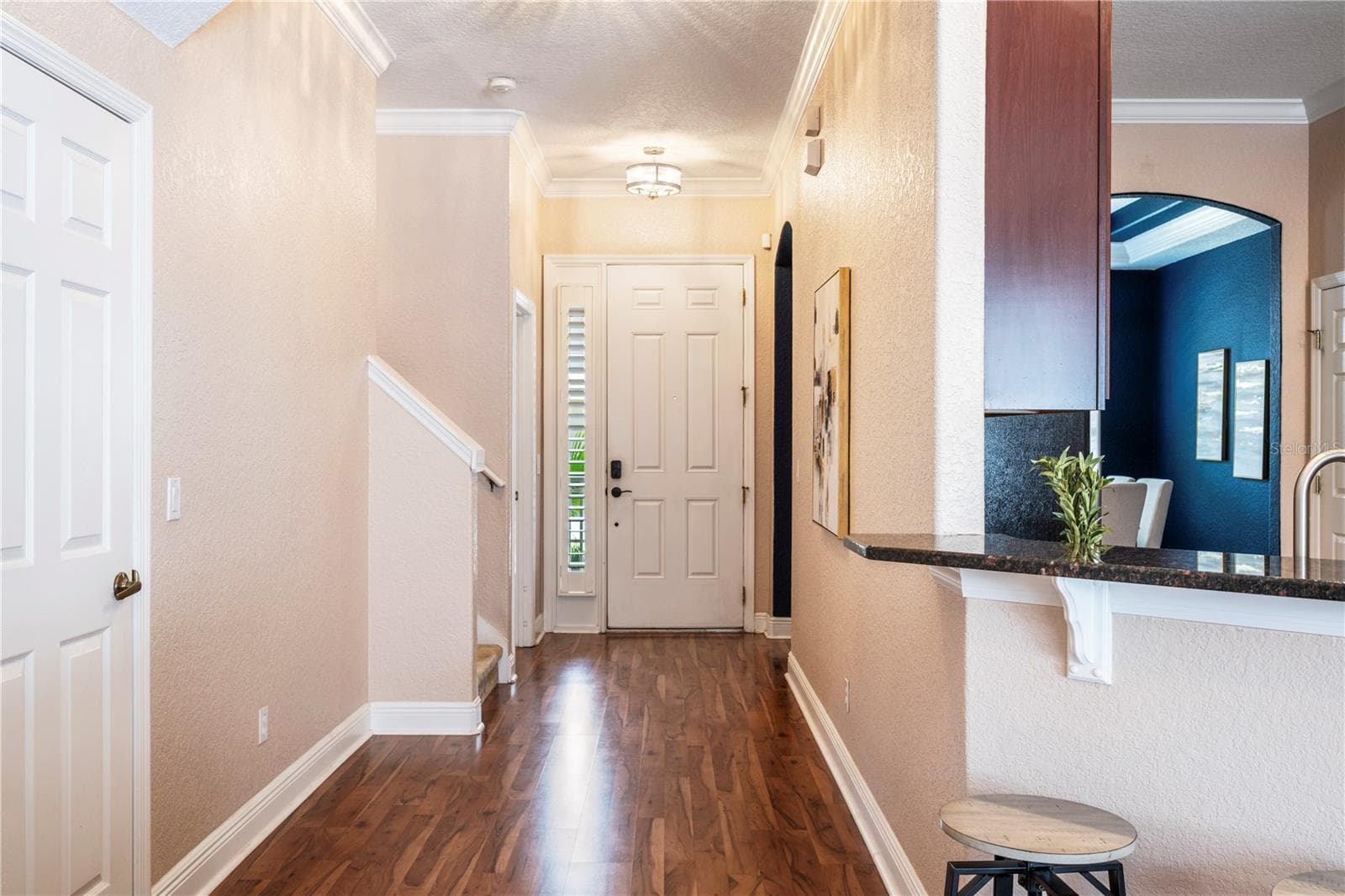 Front entry into the home - 573 SHINING ARMOR LN, LONGWOOD