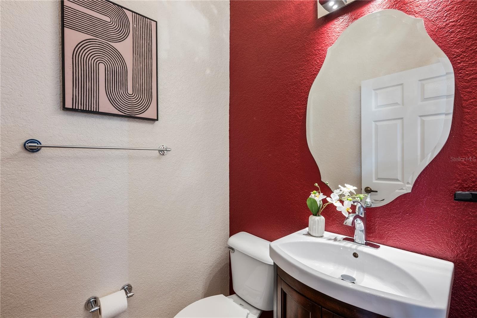 Powder bathroom downstairs - 573 SHINING ARMOR LN, LONGWOOD