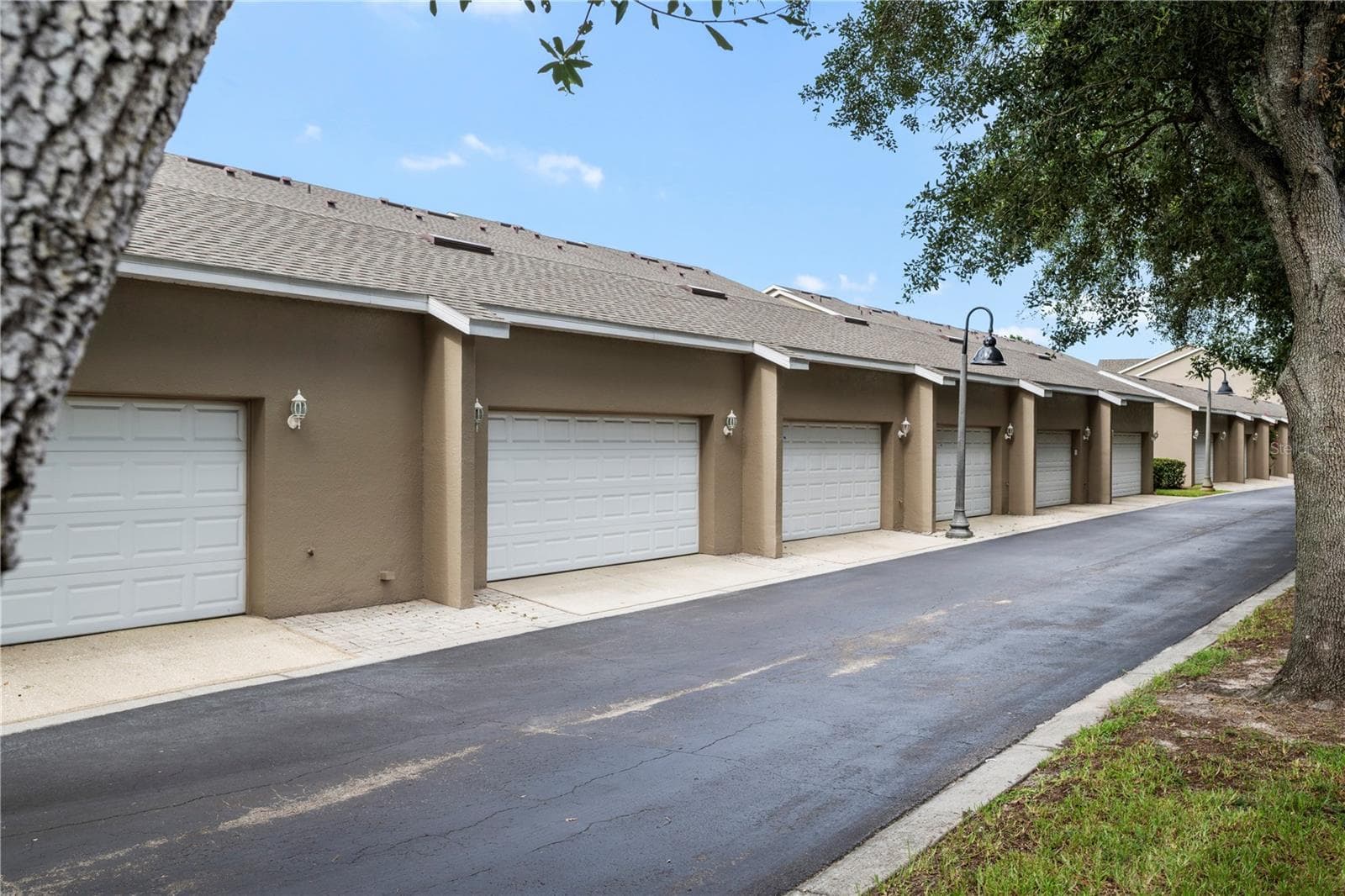 Rear-entry 2 car garage - 573 SHINING ARMOR LN, LONGWOOD