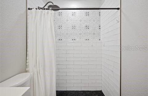 Guest Suite Bathroom - 1040 S OHIO AVE, LAKELAND