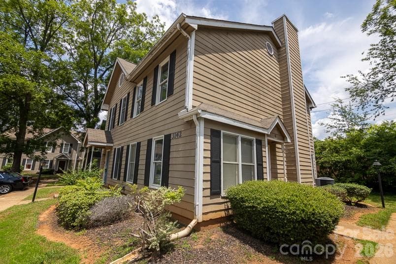 Townhouse at Charlotte, photo 2 of 20