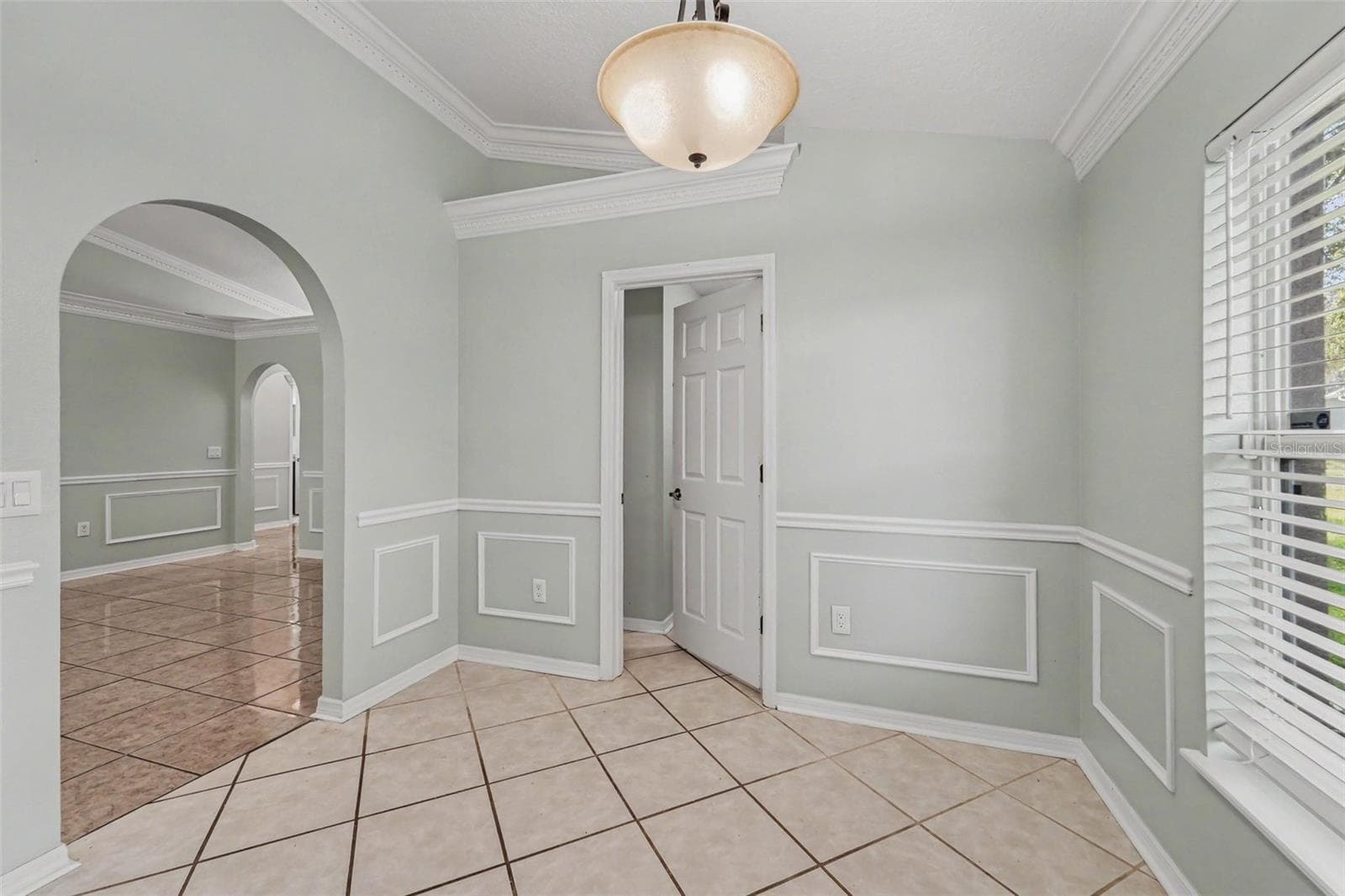Single Family Residence at 817 LAKE DOE BLVD, APOPKA, photo 5 of 30