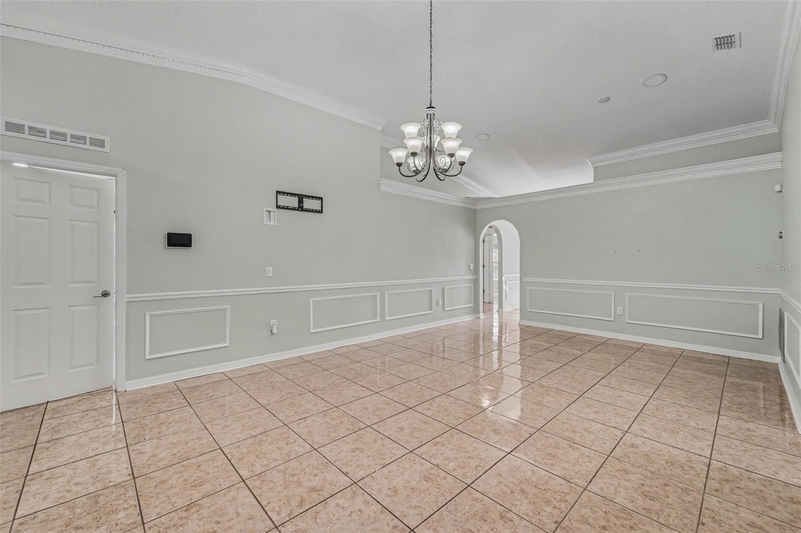 Single Family Residence at 817 LAKE DOE BLVD, APOPKA, photo 7 of 30