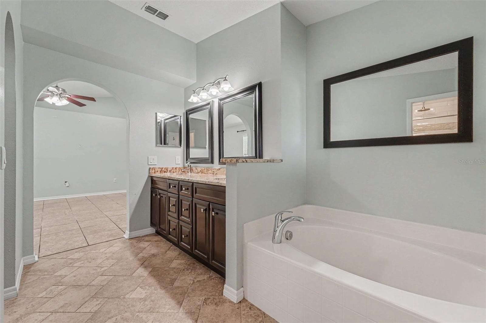 Single Family Residence at 817 LAKE DOE BLVD, APOPKA, photo 21 of 30
