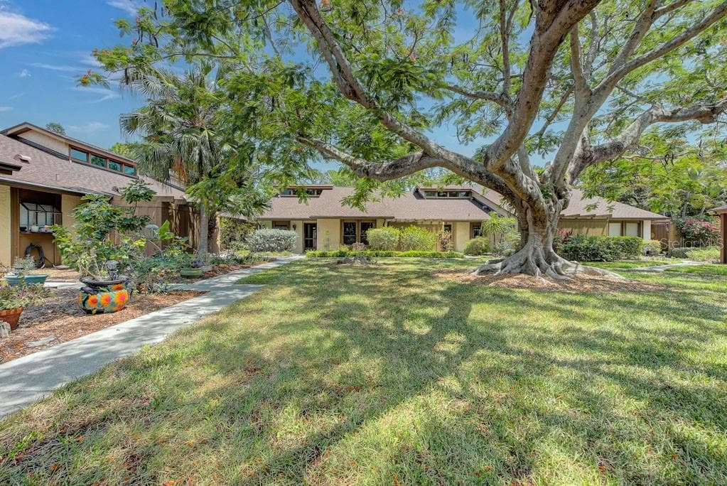 Condominium at 7620 4TH AVE W #7620, BRADENTON, photo 4 of 56