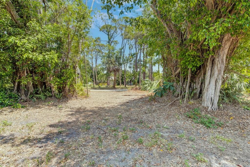 Condominium at 7620 4TH AVE W #7620, BRADENTON, photo 14 of 56